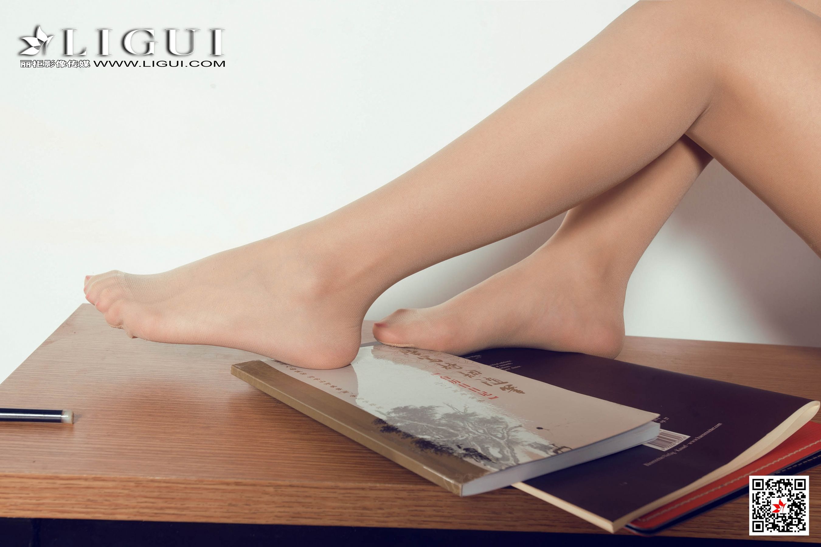 腿模ALAN《教室丝足高跟》 [丽柜Ligui] 写真集