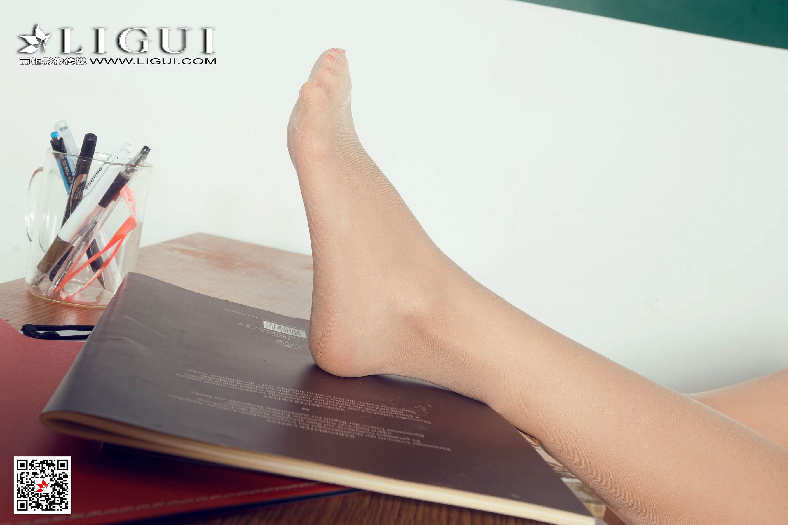 腿模ALAN《教室丝足高跟》 [丽柜Ligui] 写真集