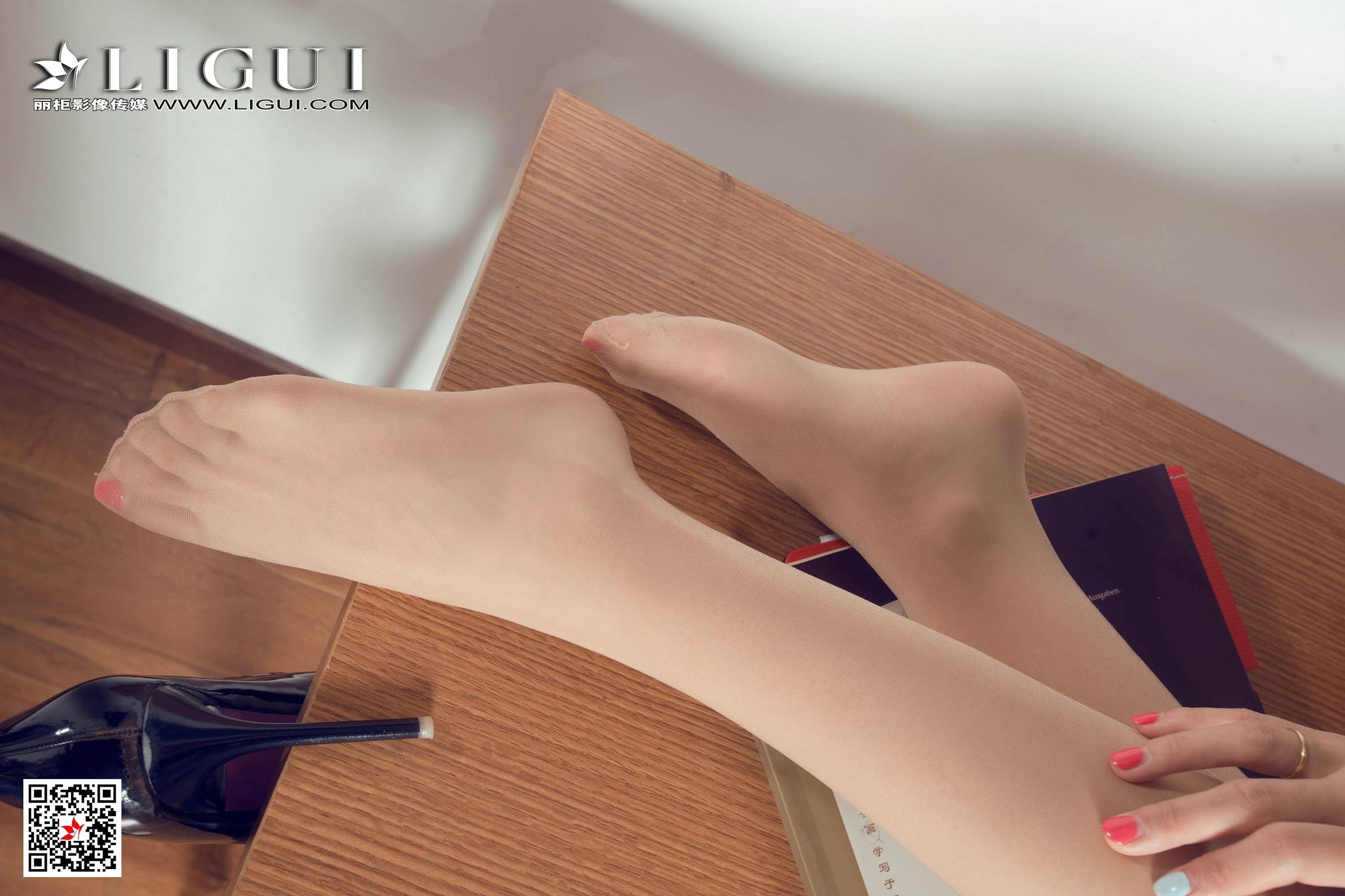 腿模ALAN《教室丝足高跟》 [丽柜Ligui] 写真集