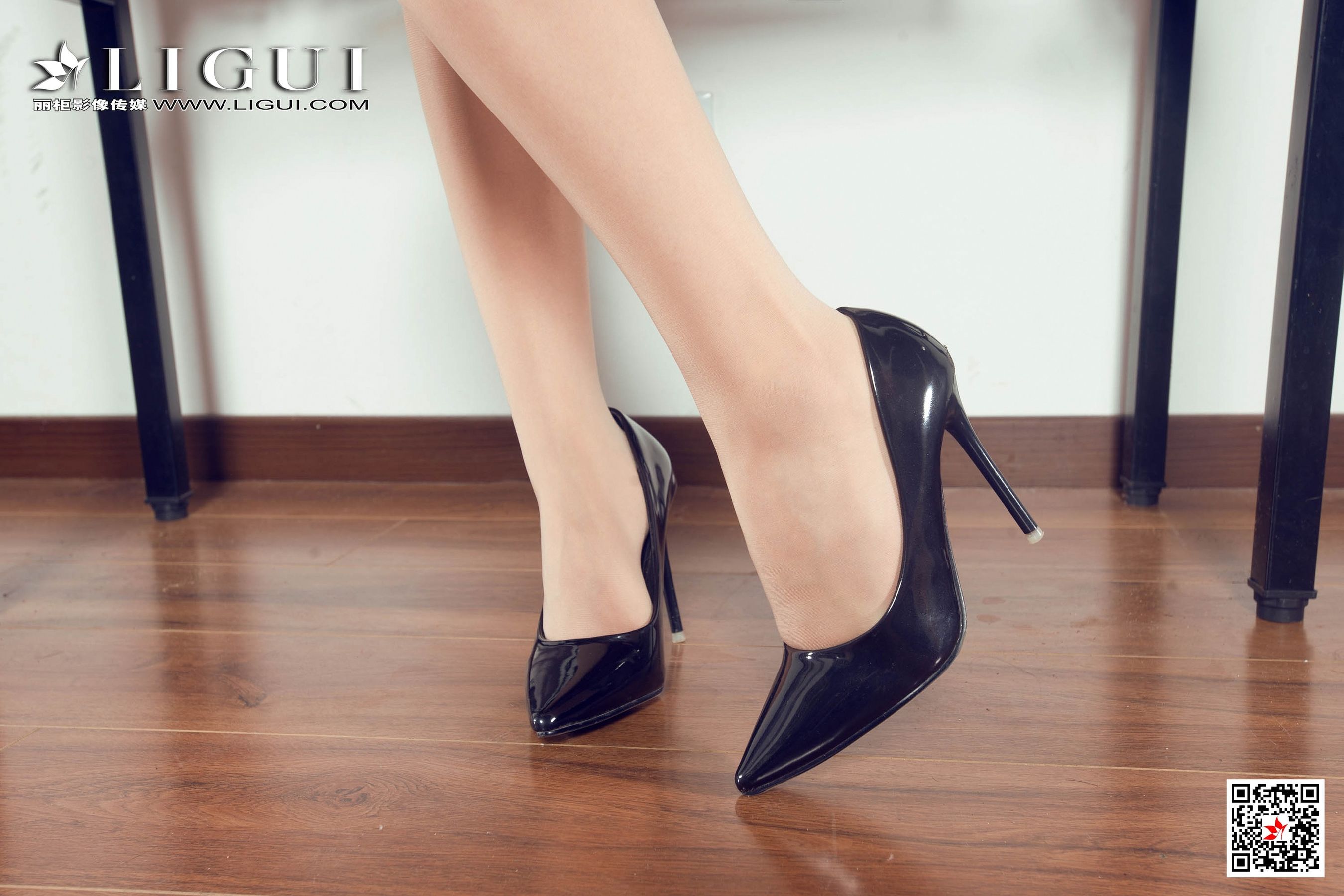 腿模ALAN《教室丝足高跟》 [丽柜Ligui] 写真集