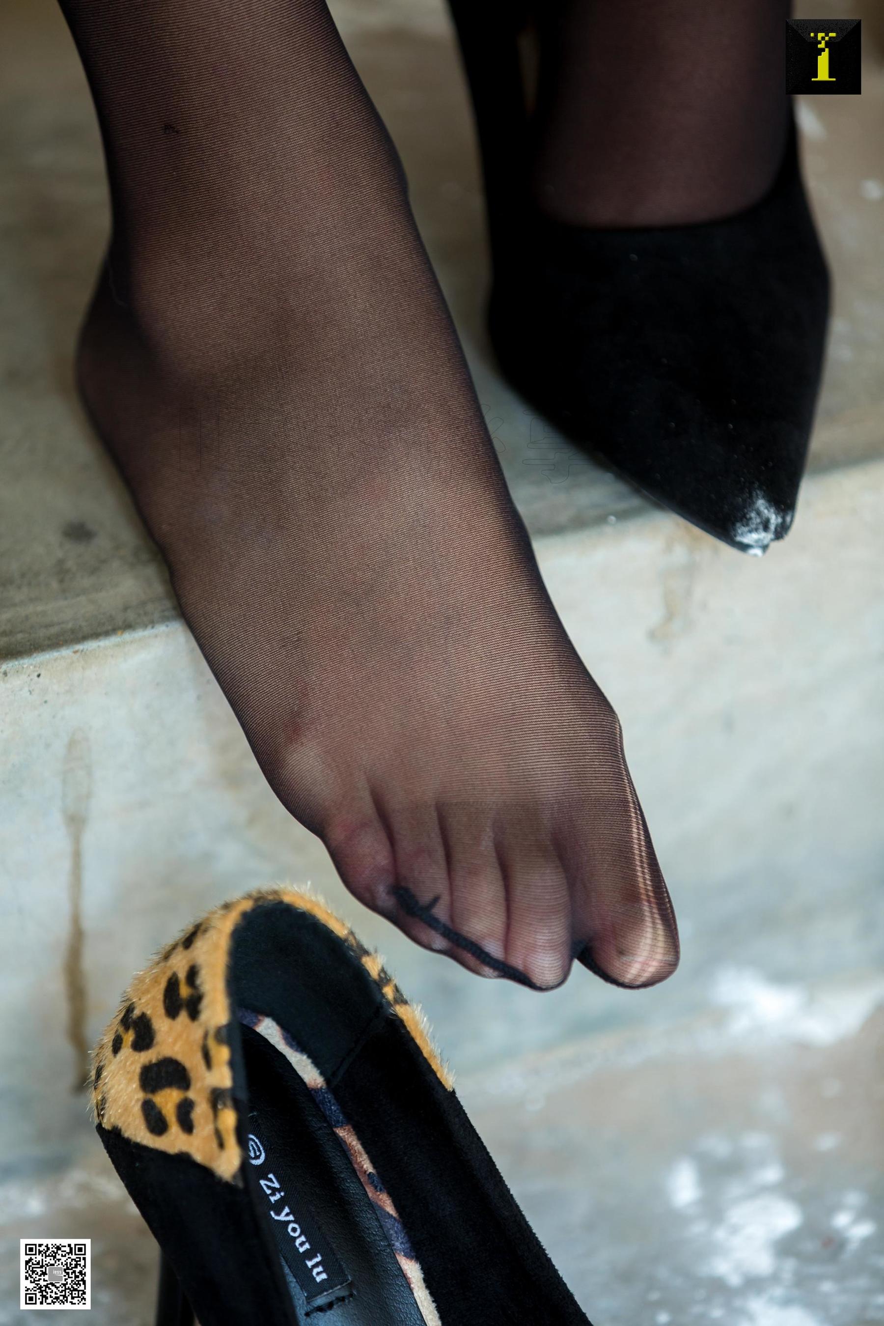 模特婉萍《婉萍的出行日记》[异思趣向IESS] 丝足美腿写真集