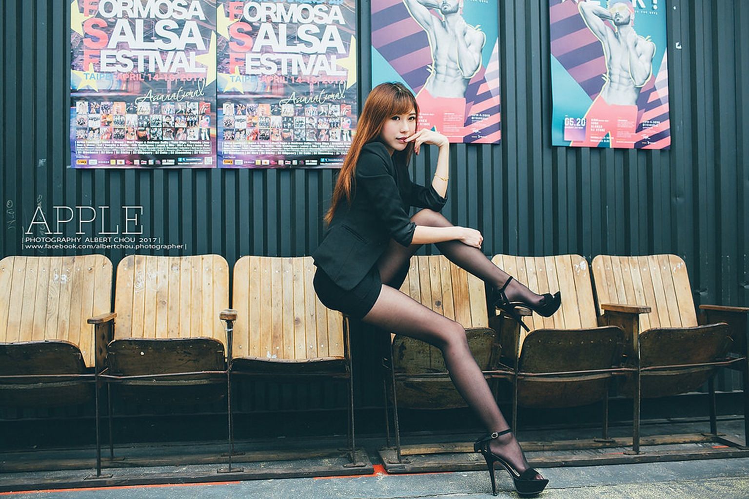 张闵净《街拍黑丝OL女神》 [台湾女神] 写真集