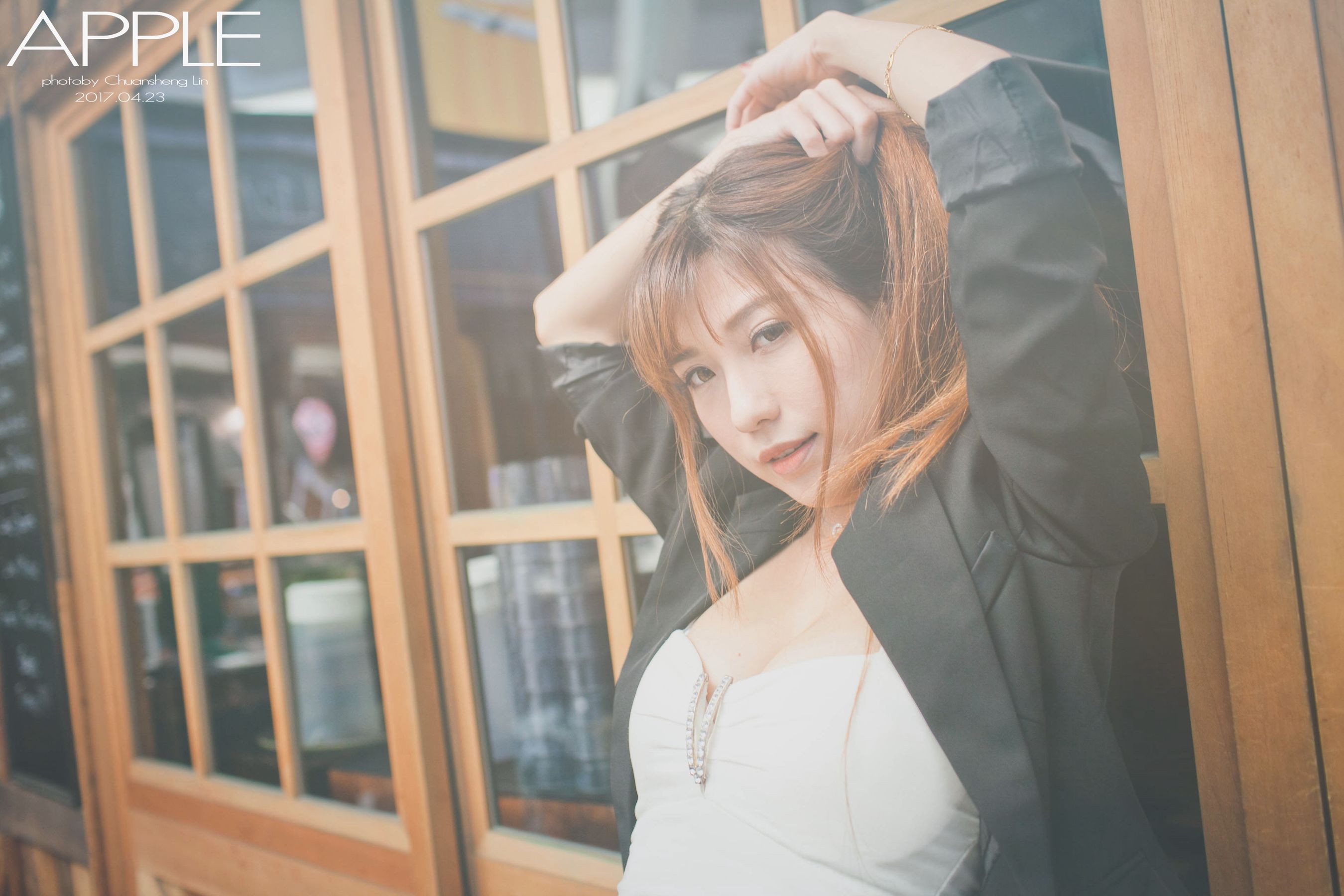 张闵净《街拍黑丝OL女神》 [台湾女神] 写真集