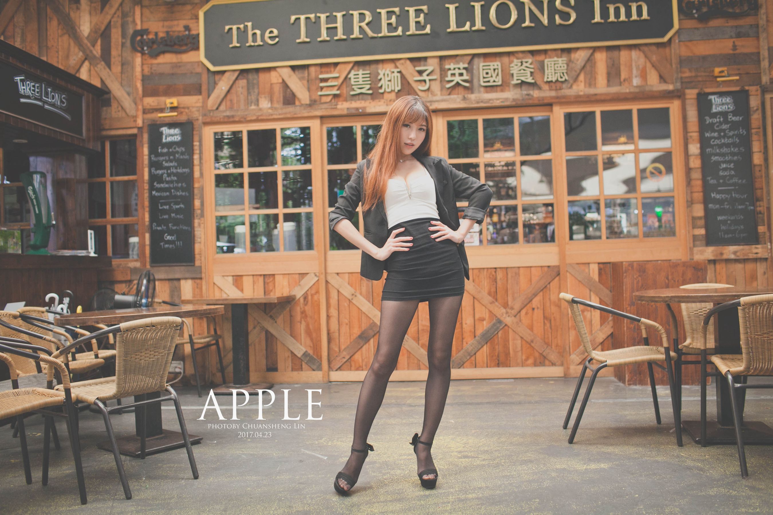 张闵净《街拍黑丝OL女神》 [台湾女神] 写真集