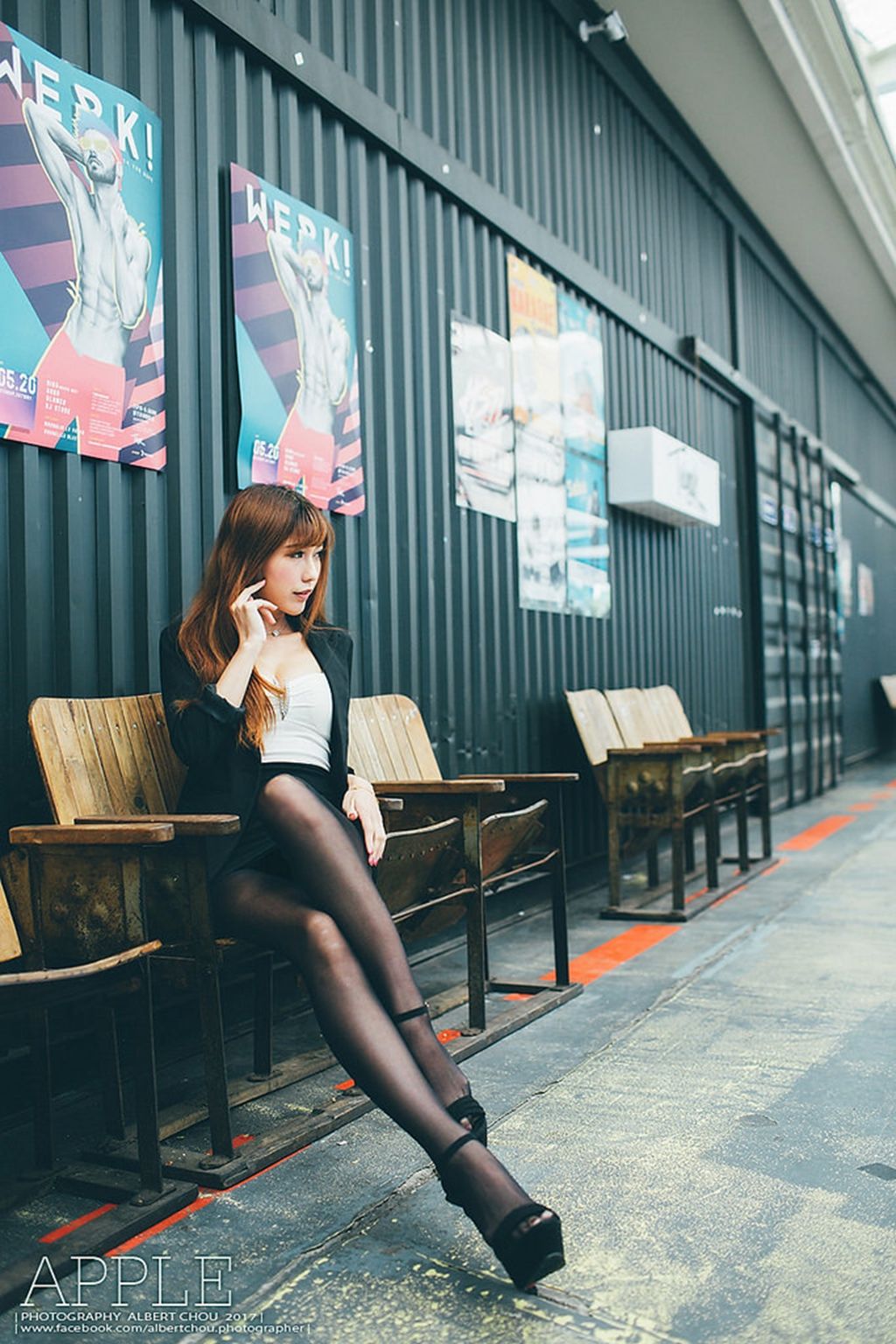 张闵净《街拍黑丝OL女神》 [台湾女神] 写真集