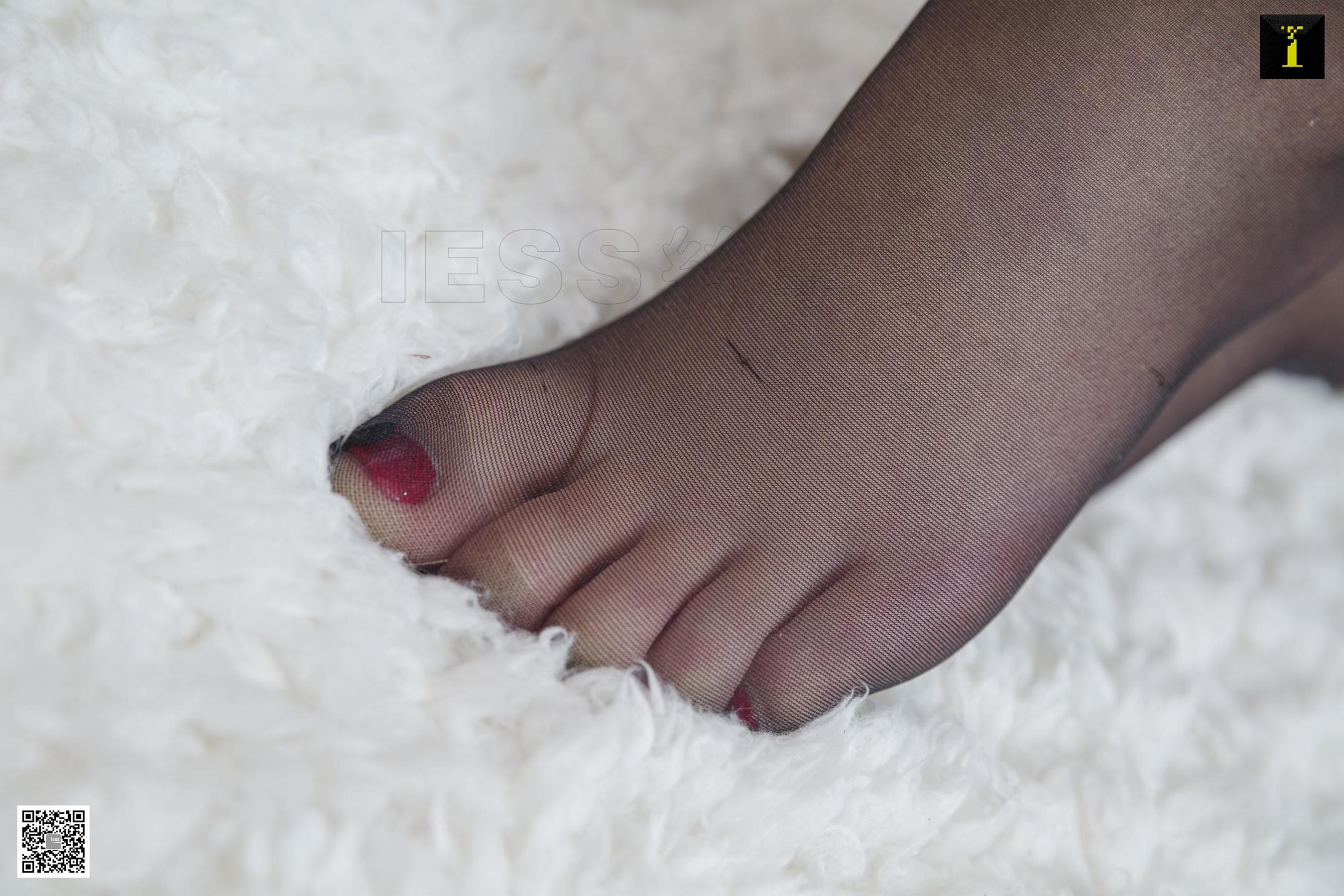 模特云芝 《云芝的白领套装》 [异思趣向IESS] 写真集