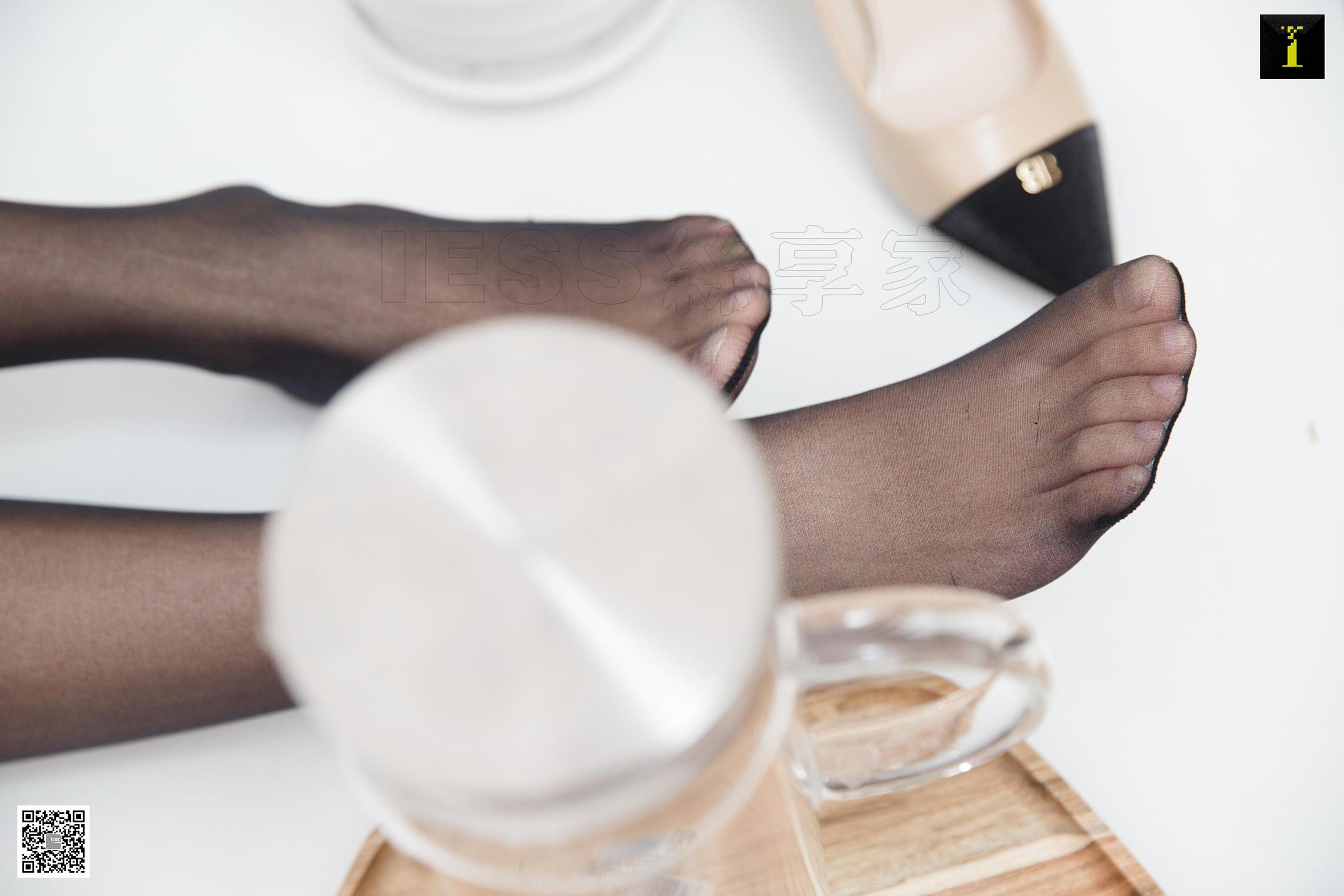 模特婉萍 《婉萍下班换袜》 [异思趣向IESS] 写真集