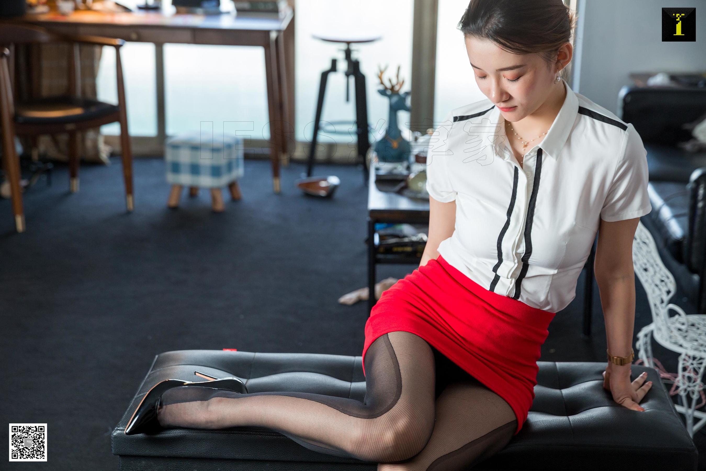 模特秋秋 《秋姐霸气时装袜》 [异思趣向IESS] 写真集