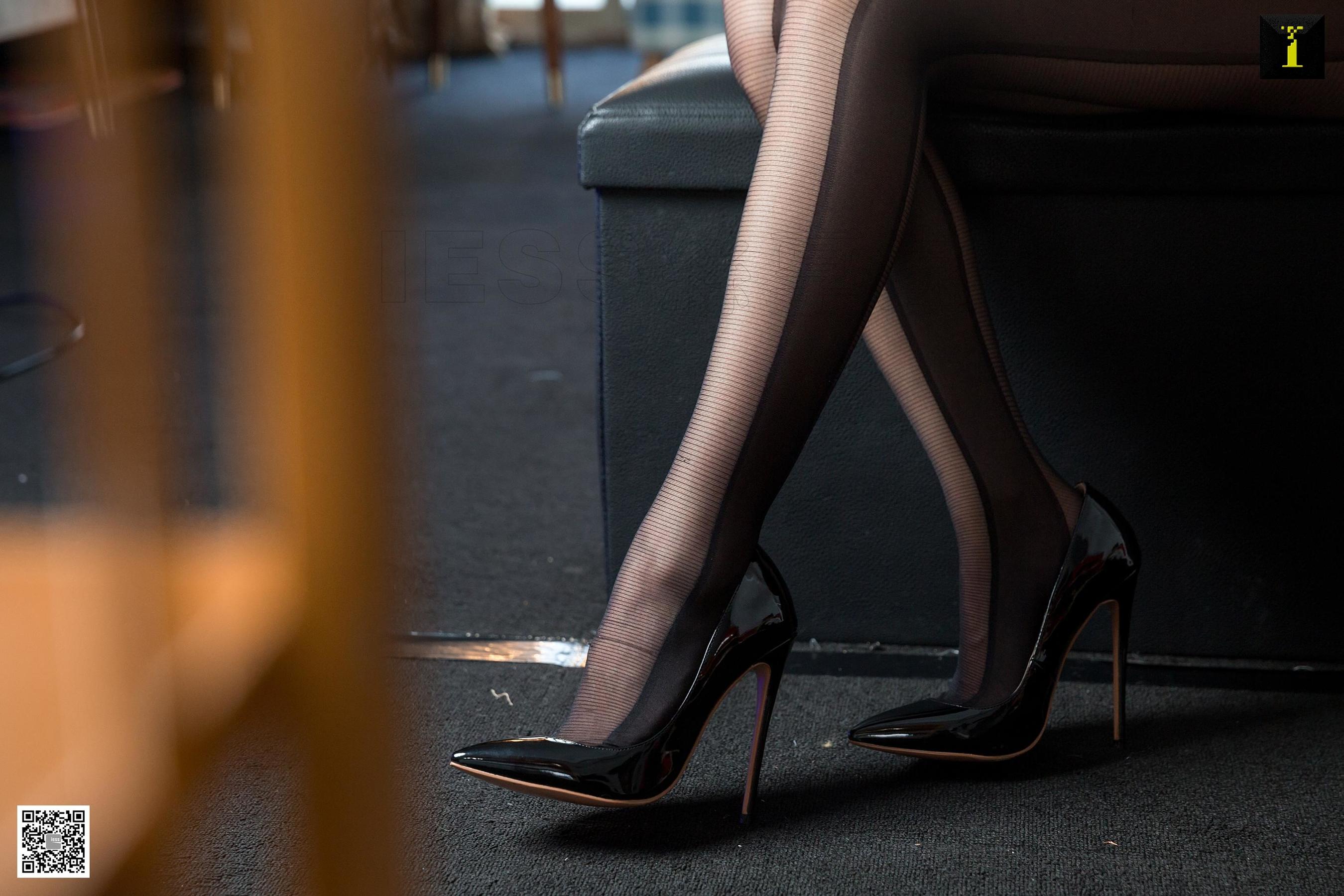 模特秋秋 《秋姐霸气时装袜》 [异思趣向IESS] 写真集