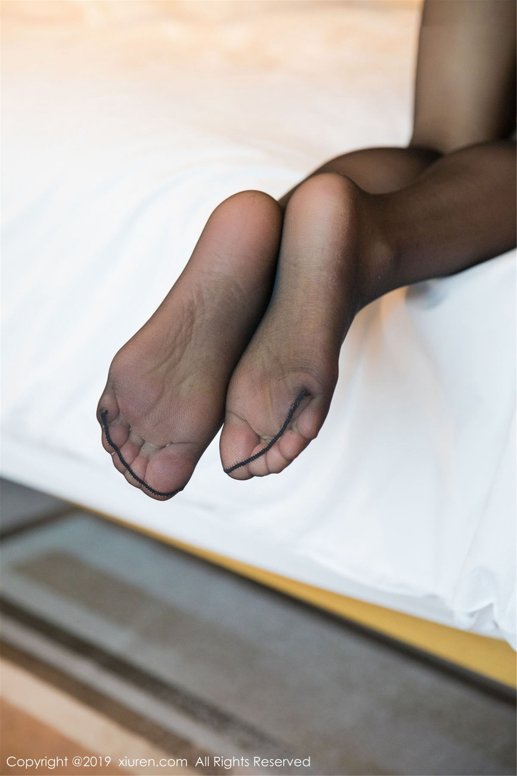 周于希Sandy《蓝色短裙延伸下的黑丝魅惑》 [秀人XIUREN] No.1532 写真集