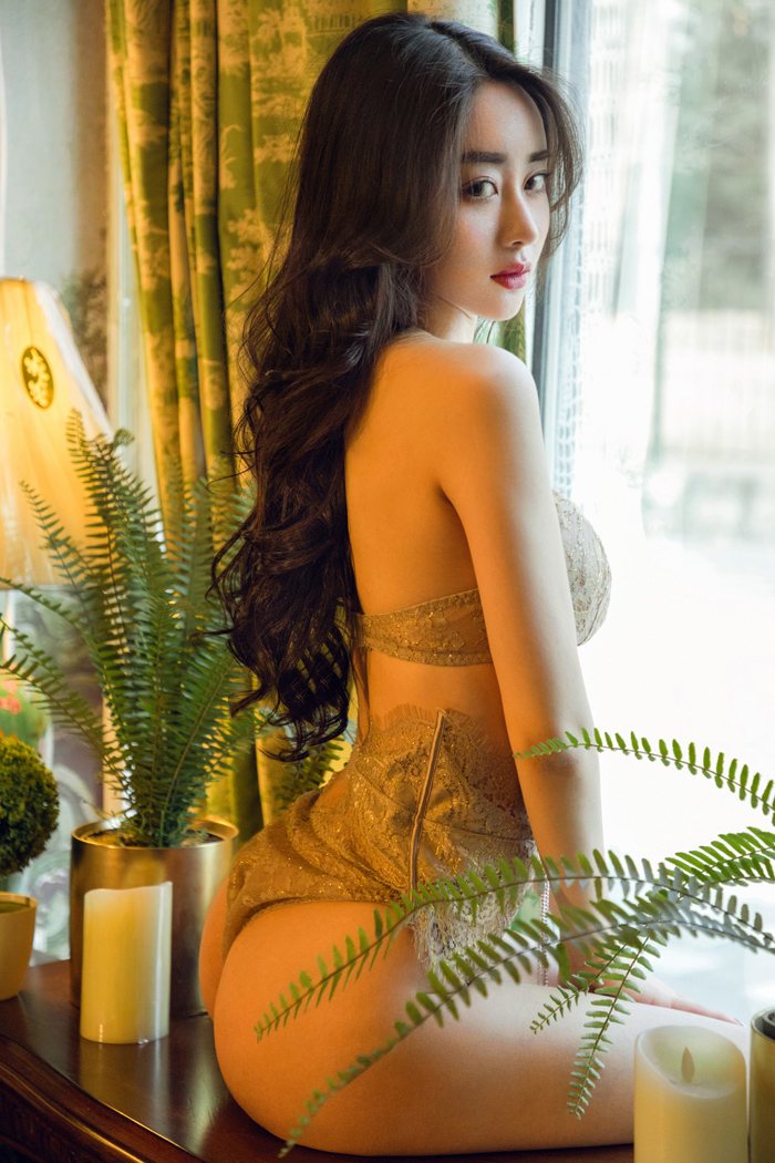 极品熟女穆菲菲冷艳高贵征服欲爆炸