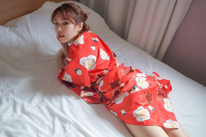 蛇蝎美人黄乐然性感和服舞弄风姿