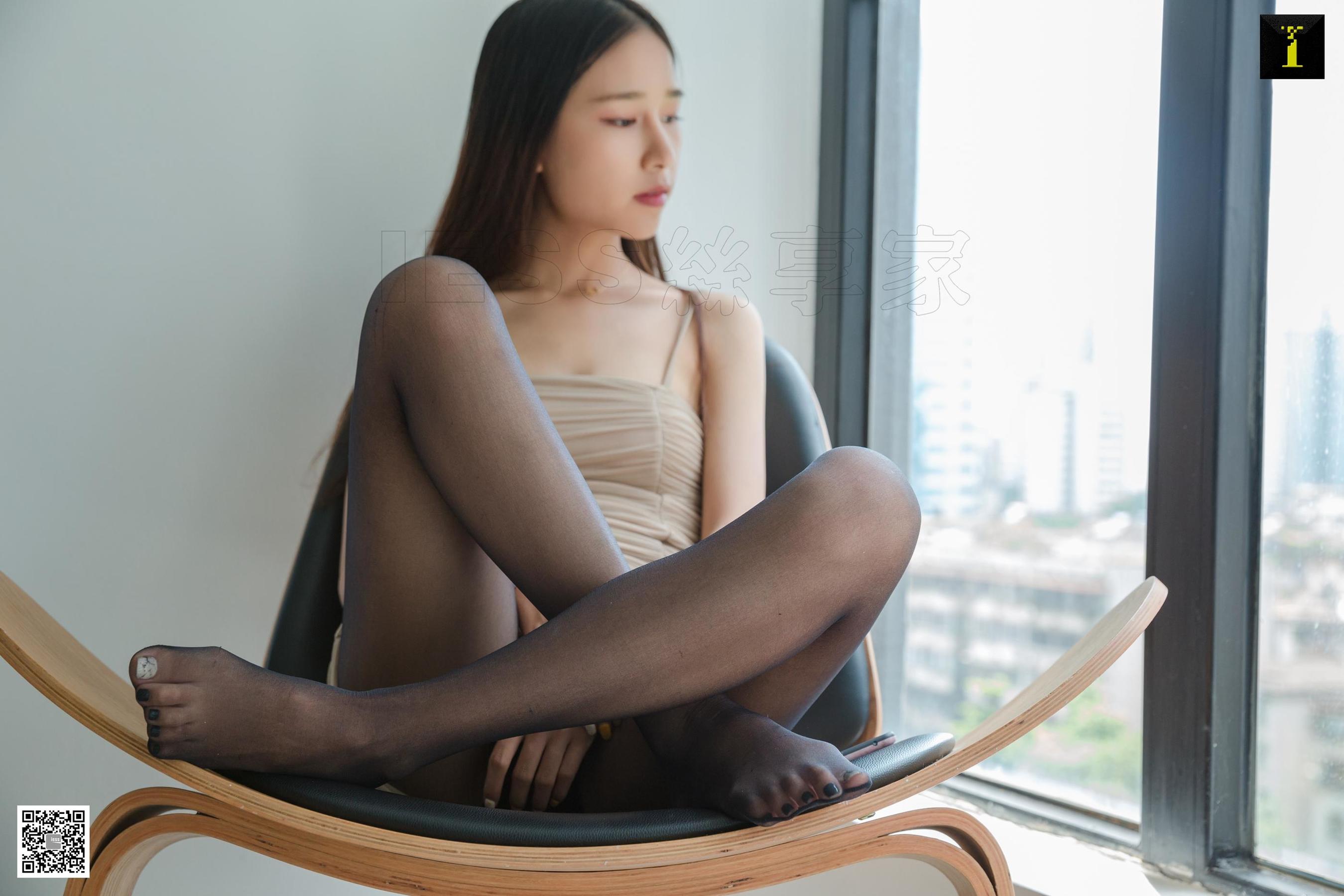 模特美子 《迷恋窗外的美子》 [IESS] 丝袜美腿写真集