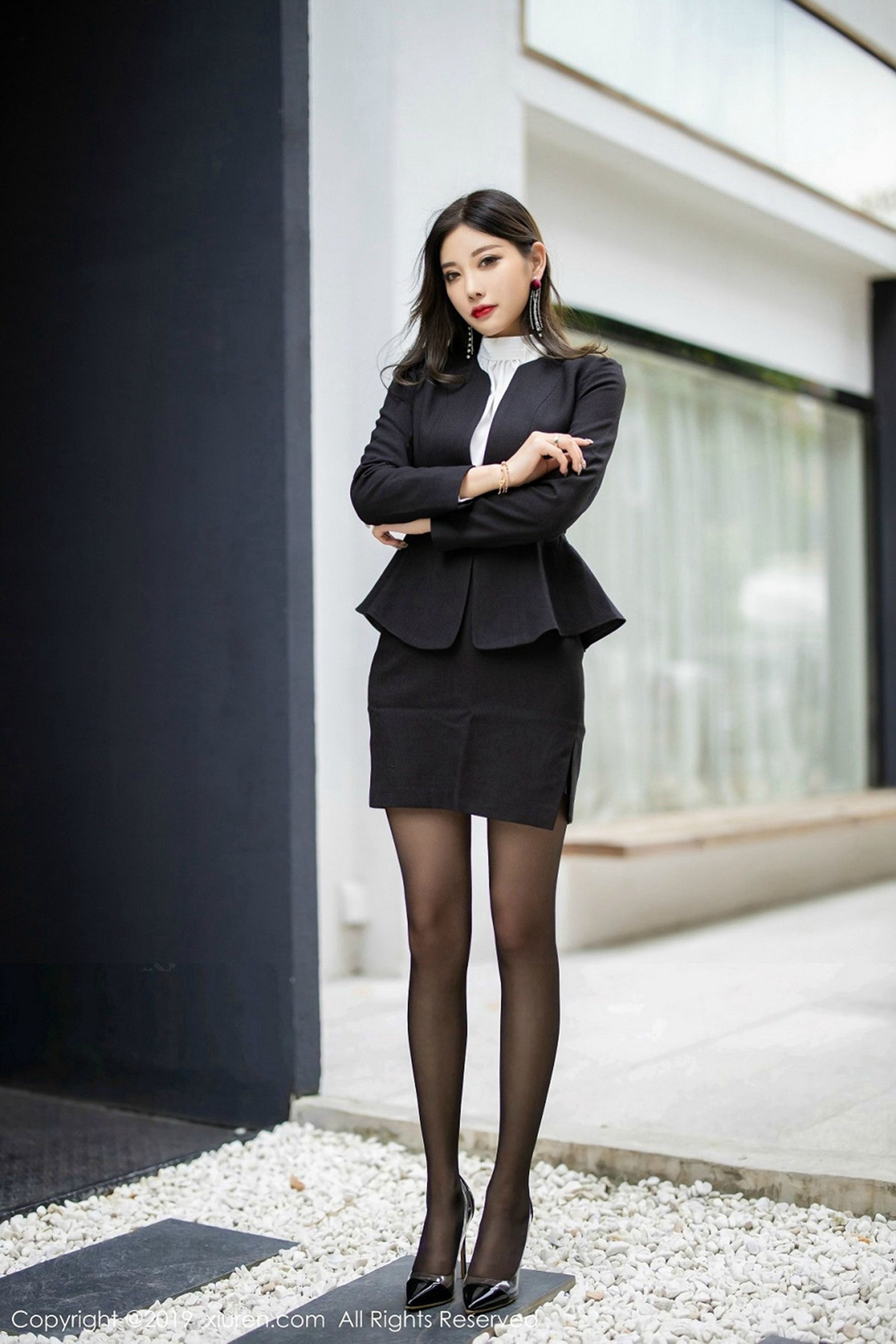 杨晨晨sugar《秘书黑丝服饰装扮》 [秀人XIUREN] No.1616 写真集