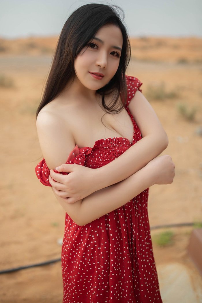 丰腴尤物徐微微真空上阵春光凸显