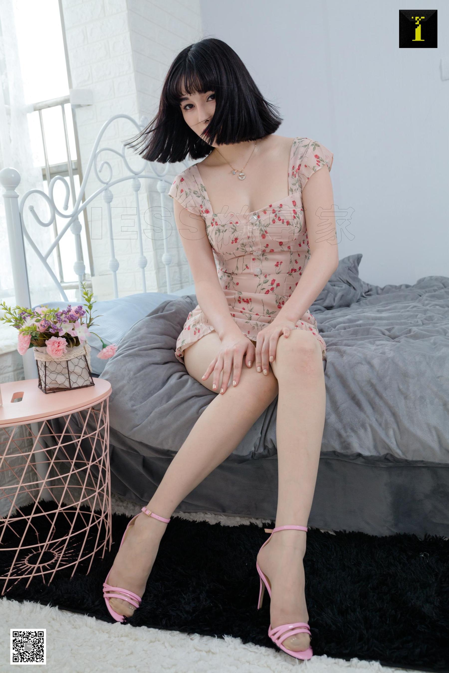 喵姐 《粉红色的喵》 [IESS一千零一夜] 美腿丝足写真集