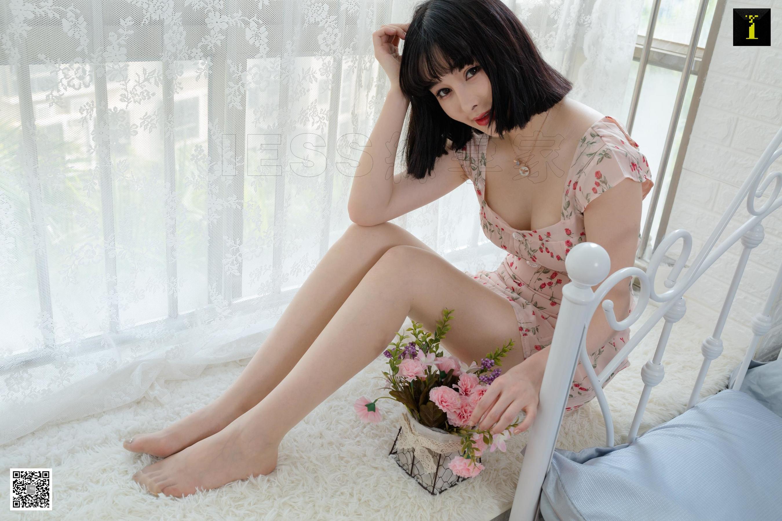 喵姐 《粉红色的喵》 [IESS一千零一夜] 美腿丝足写真集