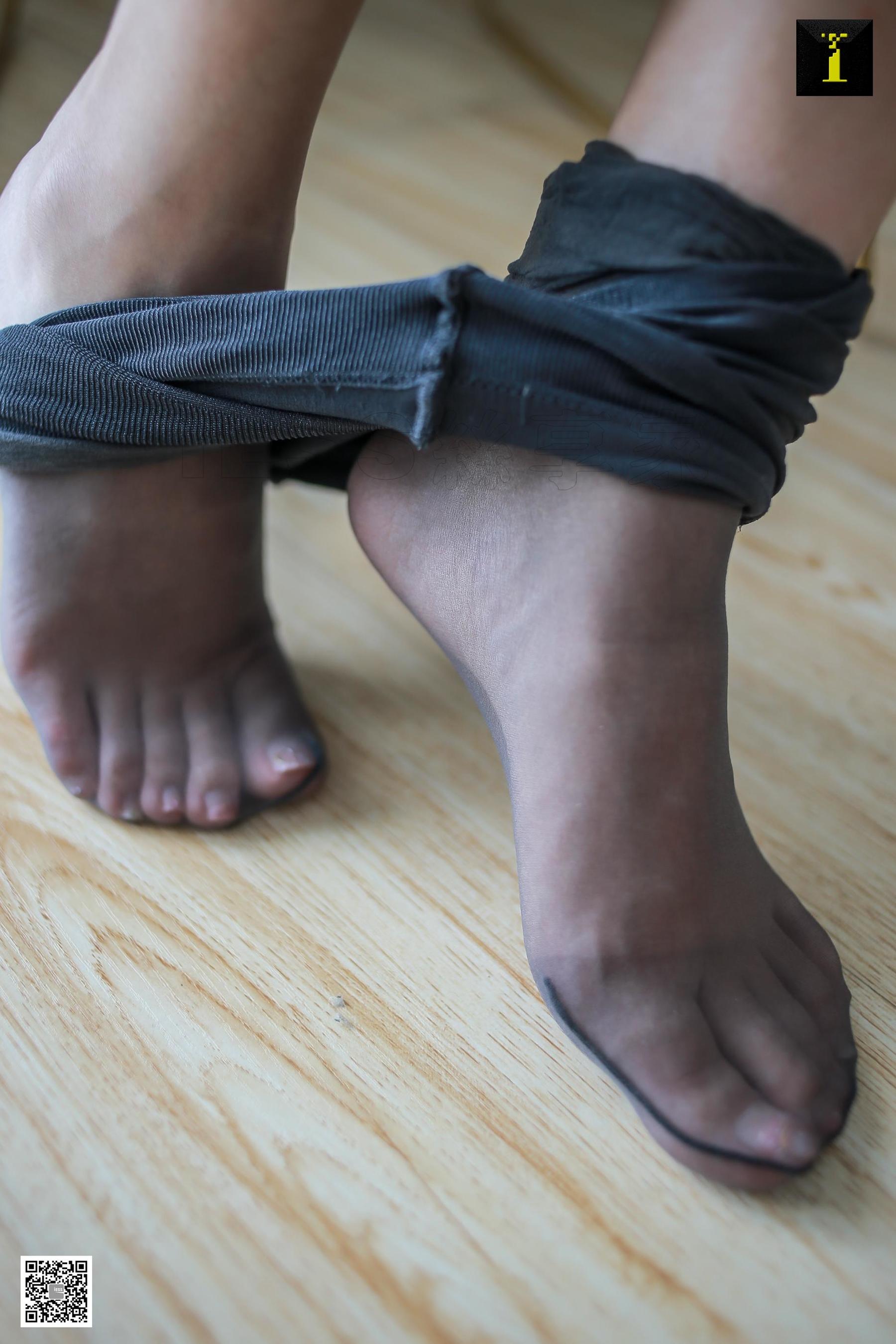 小衫 《乘务员的午后》 [IESS一千零一夜] 丝袜美腿写真集