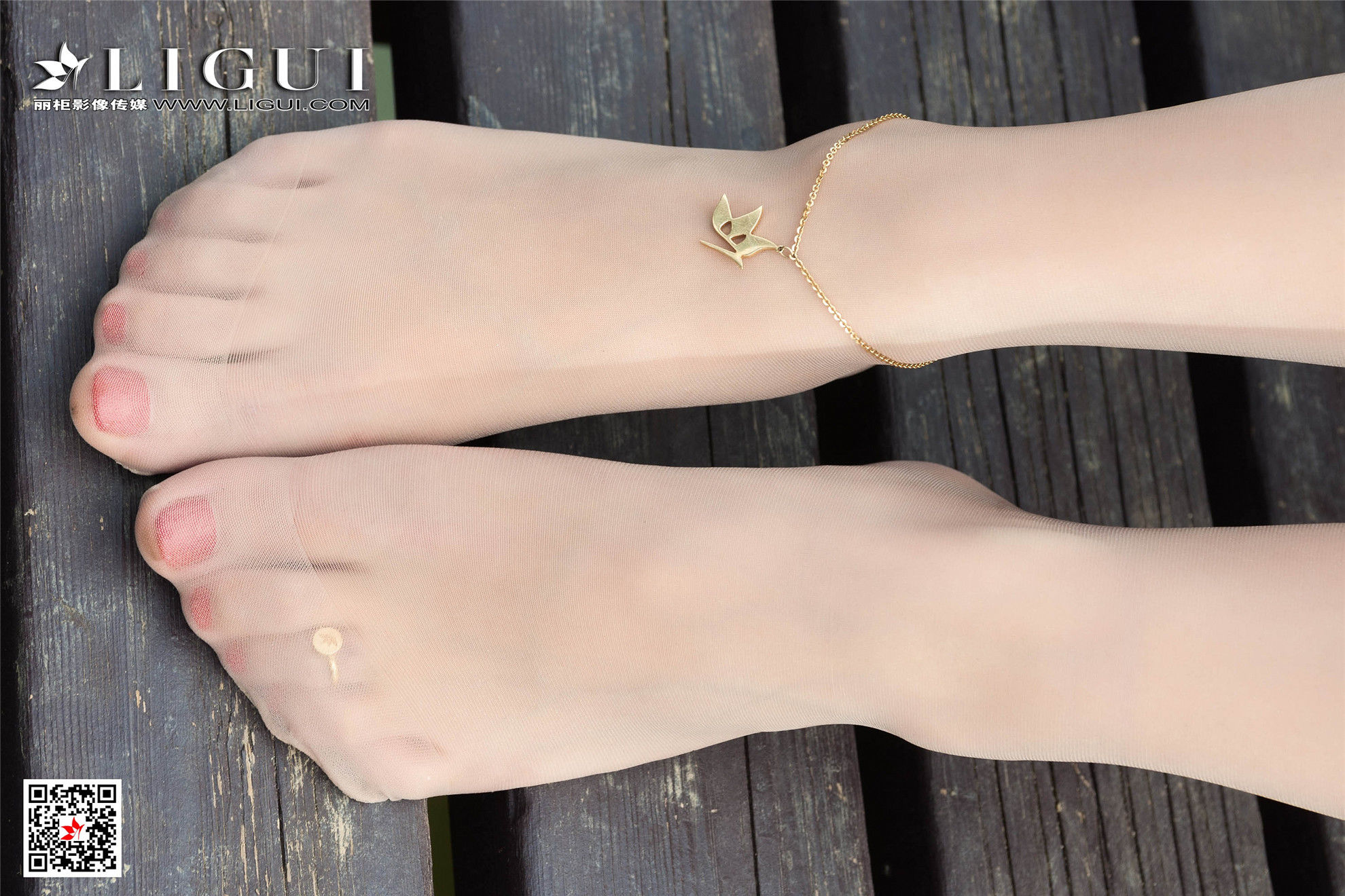 Model 汐汐《小清新户外OL美腿丝足》 [丽柜LiGui] 写真集