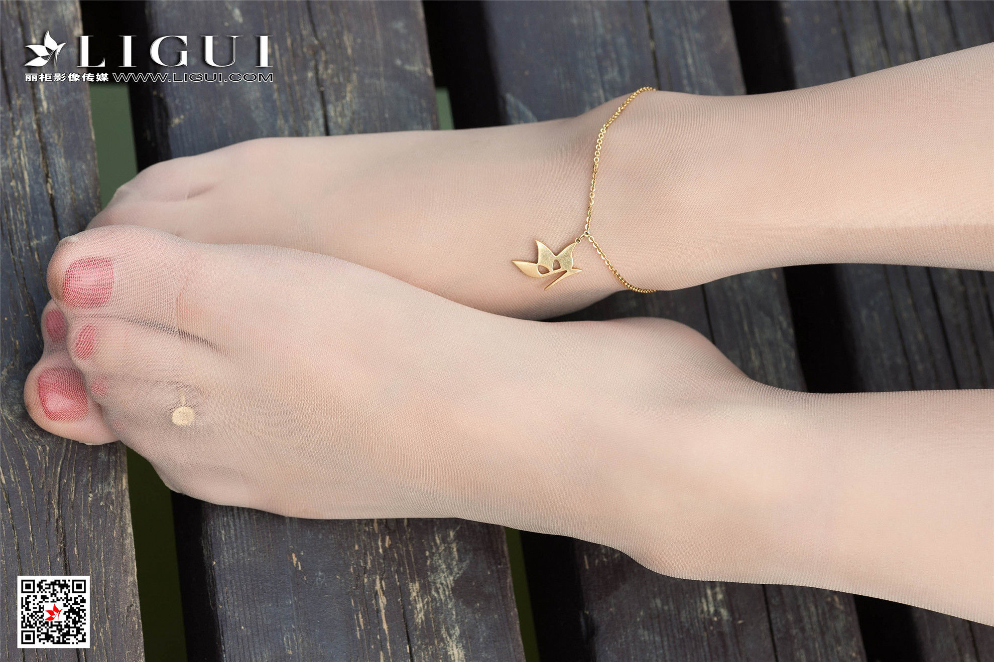 Model 汐汐《小清新户外OL美腿丝足》 [丽柜LiGui] 写真集