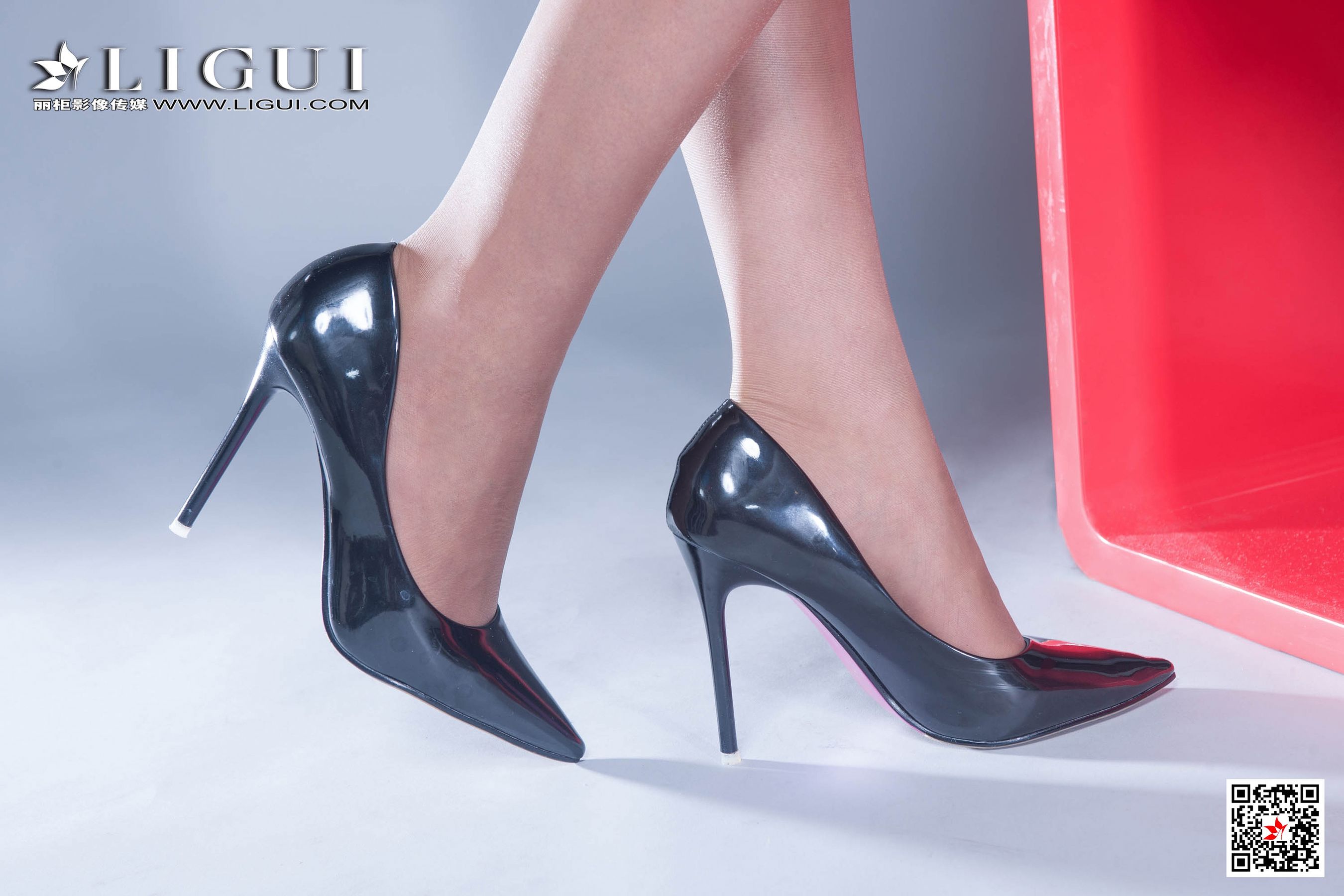 腿模潼潼《肉丝OL女郎》 [丽柜LiGui] 网络丽人 写真集