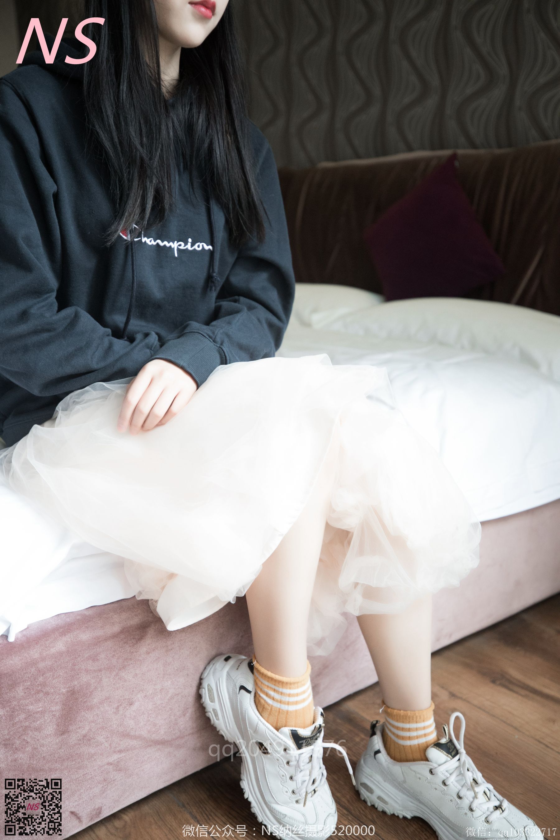 悠悠《丝袜美腿玉足美美哒》 [纳丝摄影] 写真集