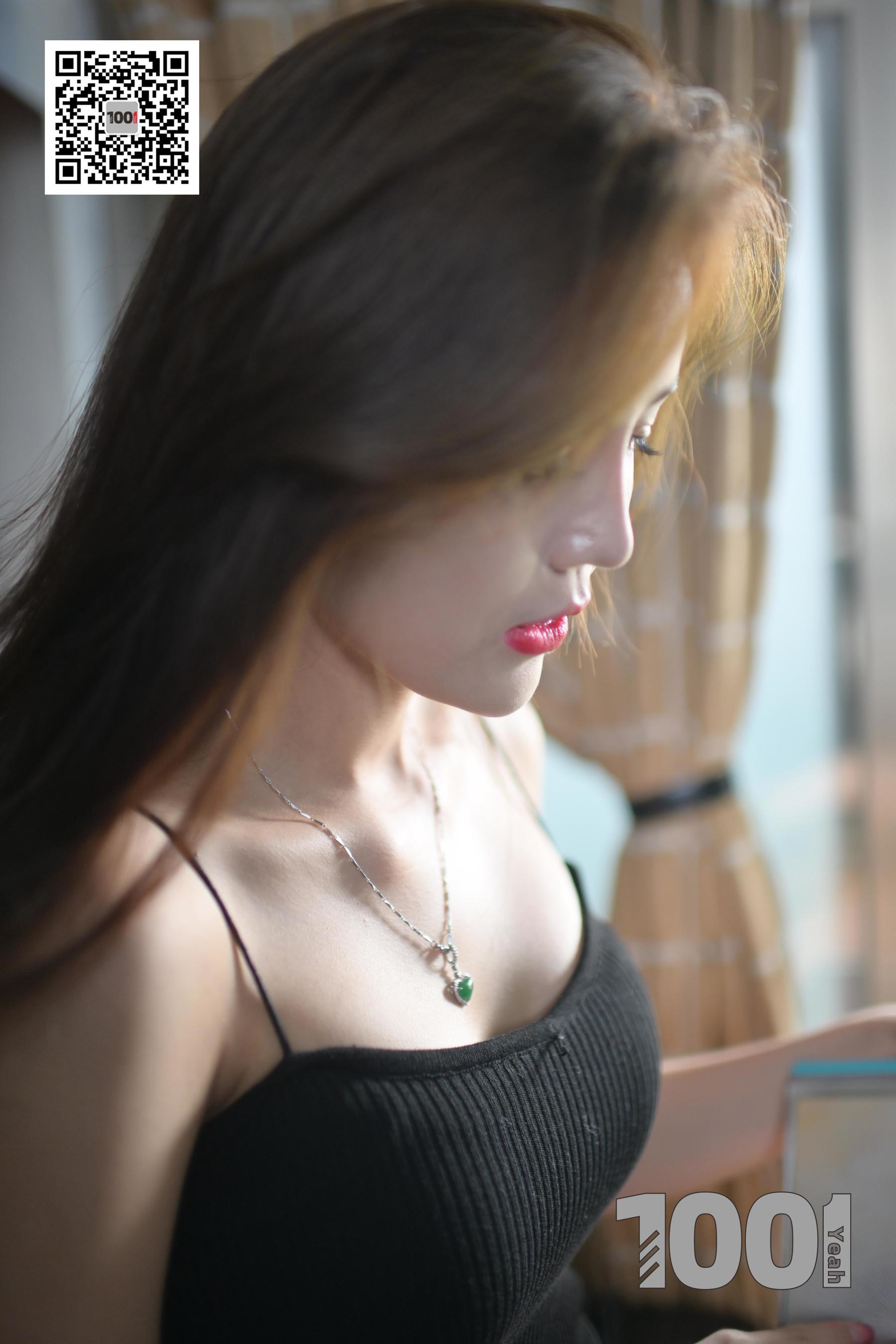 Lucy 《蕾丝小秘4》[一千零一夜IESS] 美腿丝足写真集