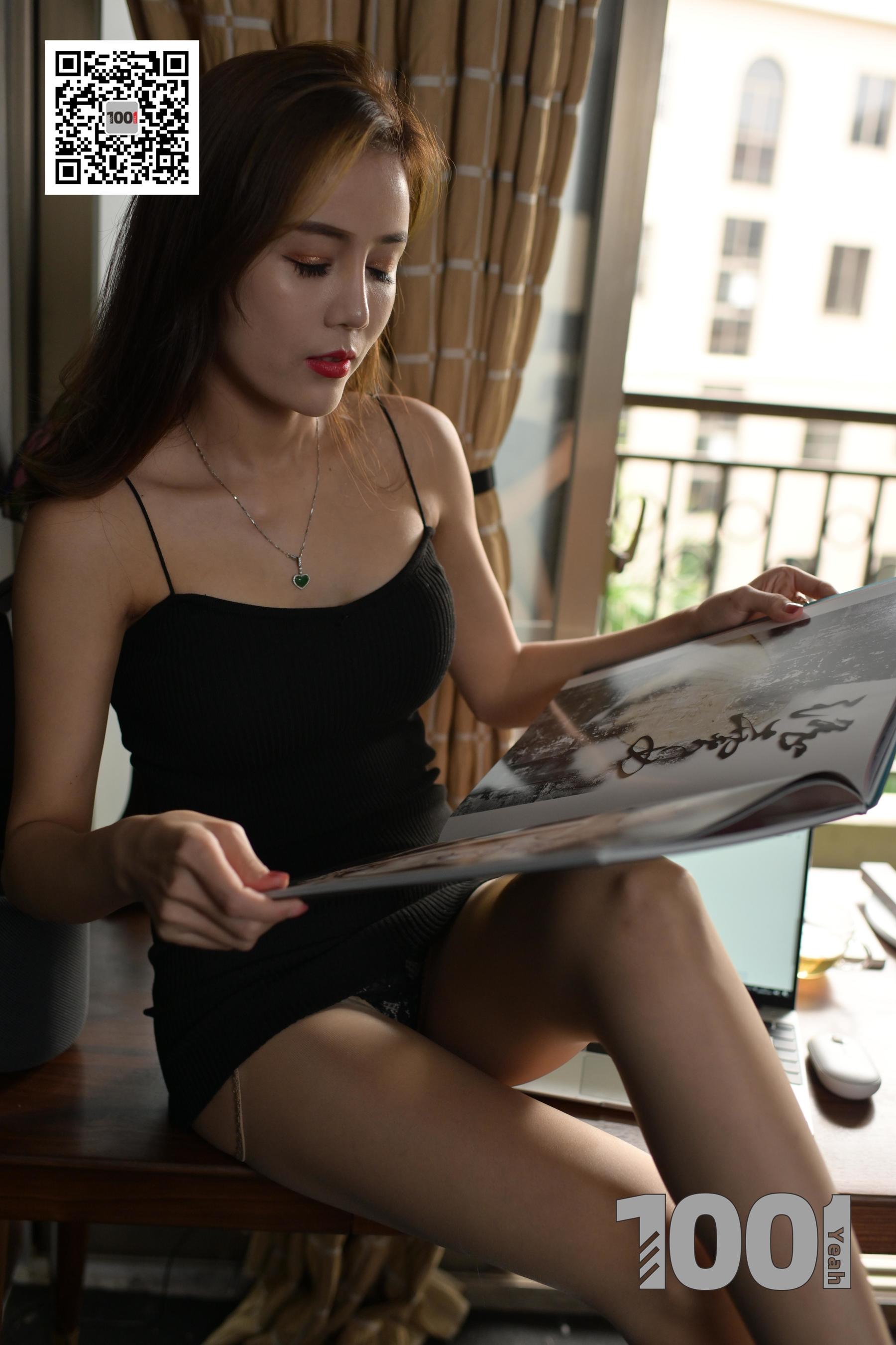 Lucy 《蕾丝小秘4》[一千零一夜IESS] 美腿丝足写真集