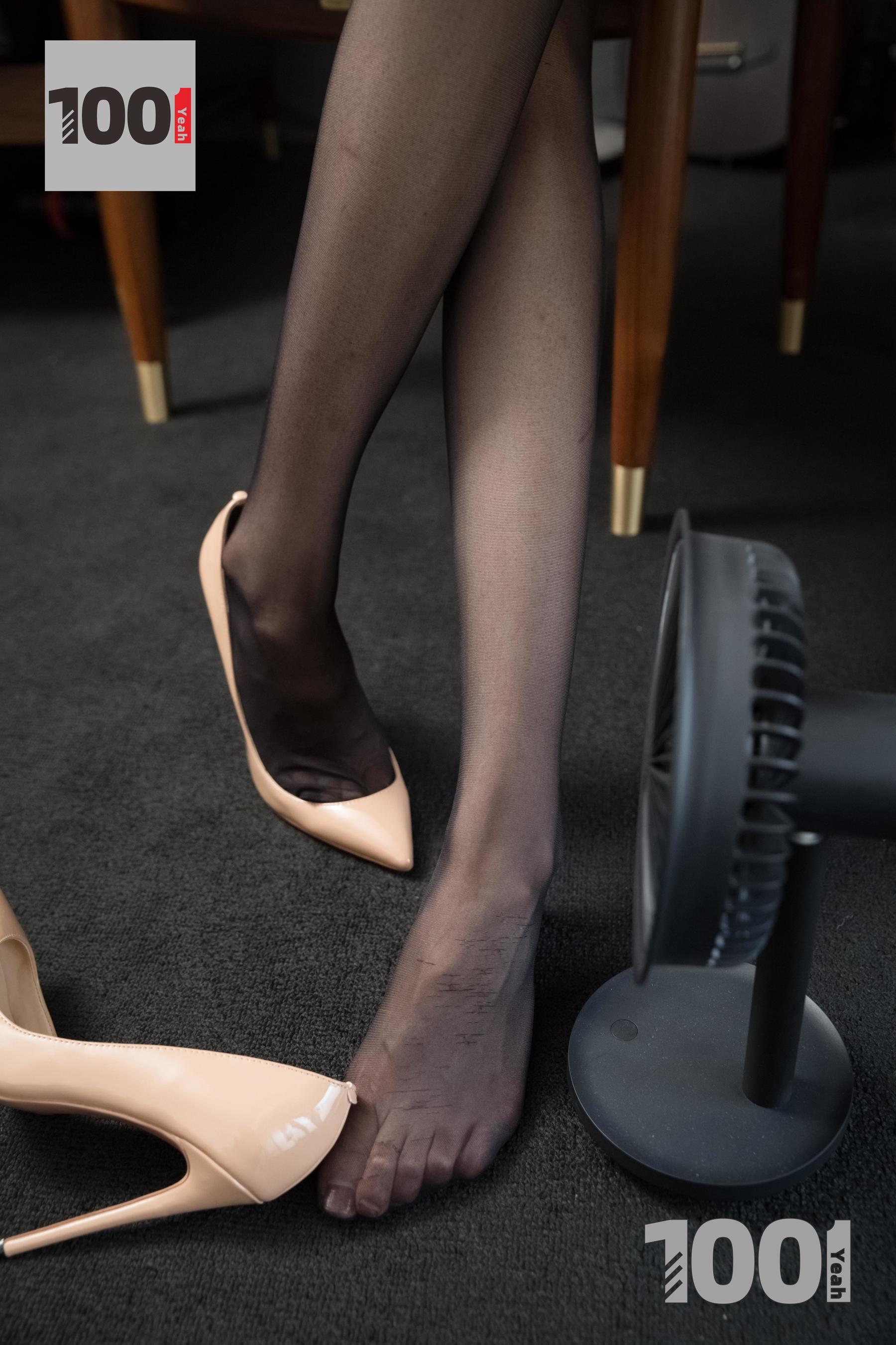 喵喵 《浓缩胶囊》[一千零一夜IESS] 丝袜美腿写真集