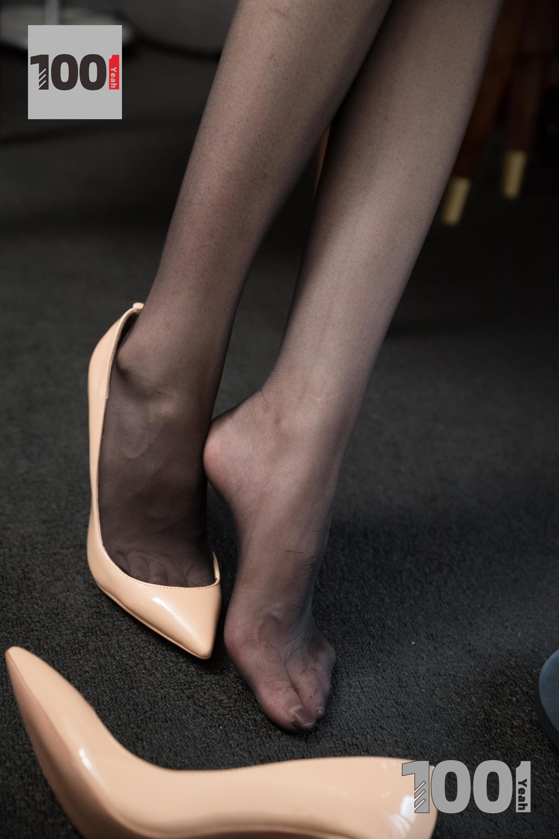 喵喵 《浓缩胶囊》[一千零一夜IESS] 丝袜美腿写真集