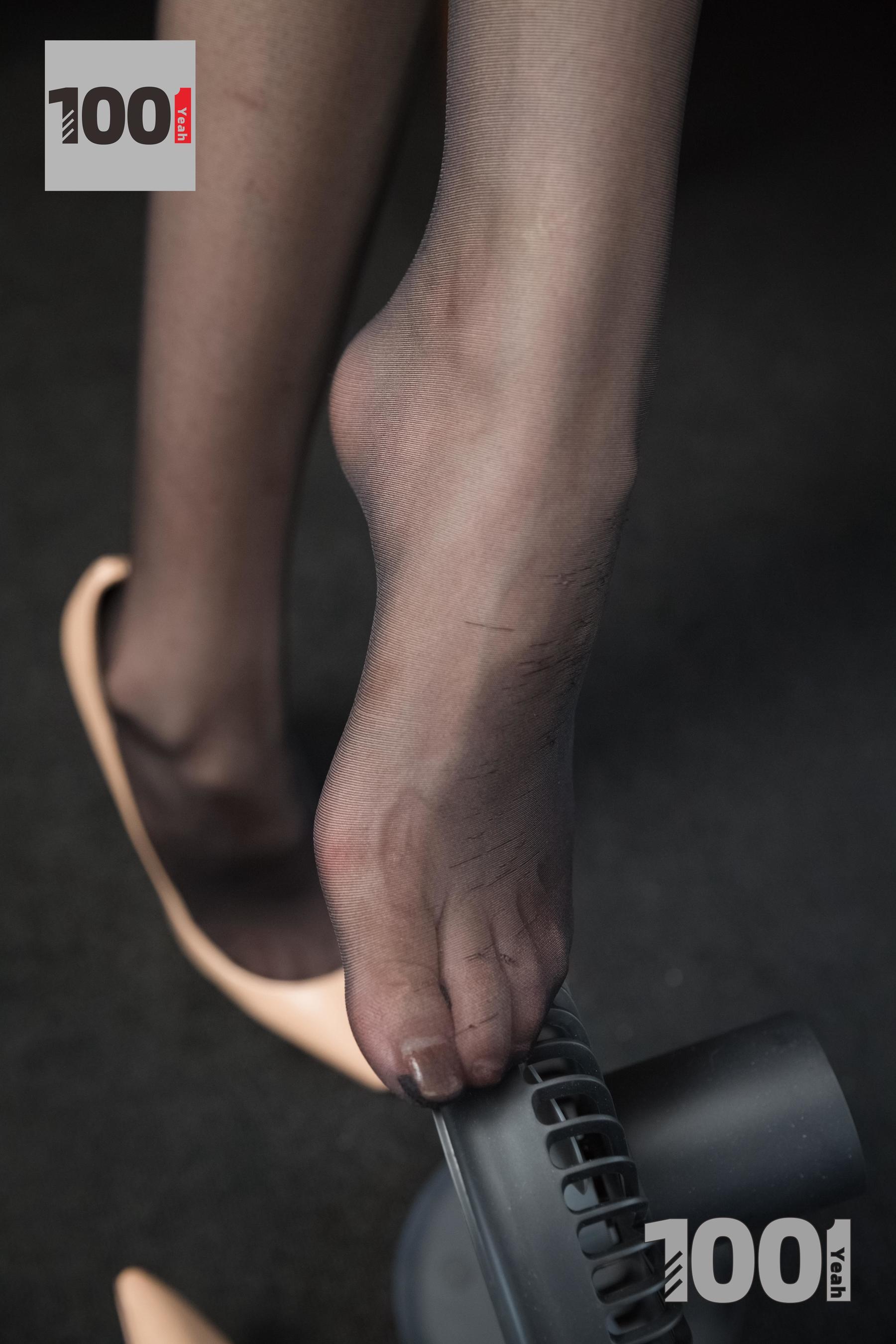 喵喵 《浓缩胶囊》[一千零一夜IESS] 丝袜美腿写真集