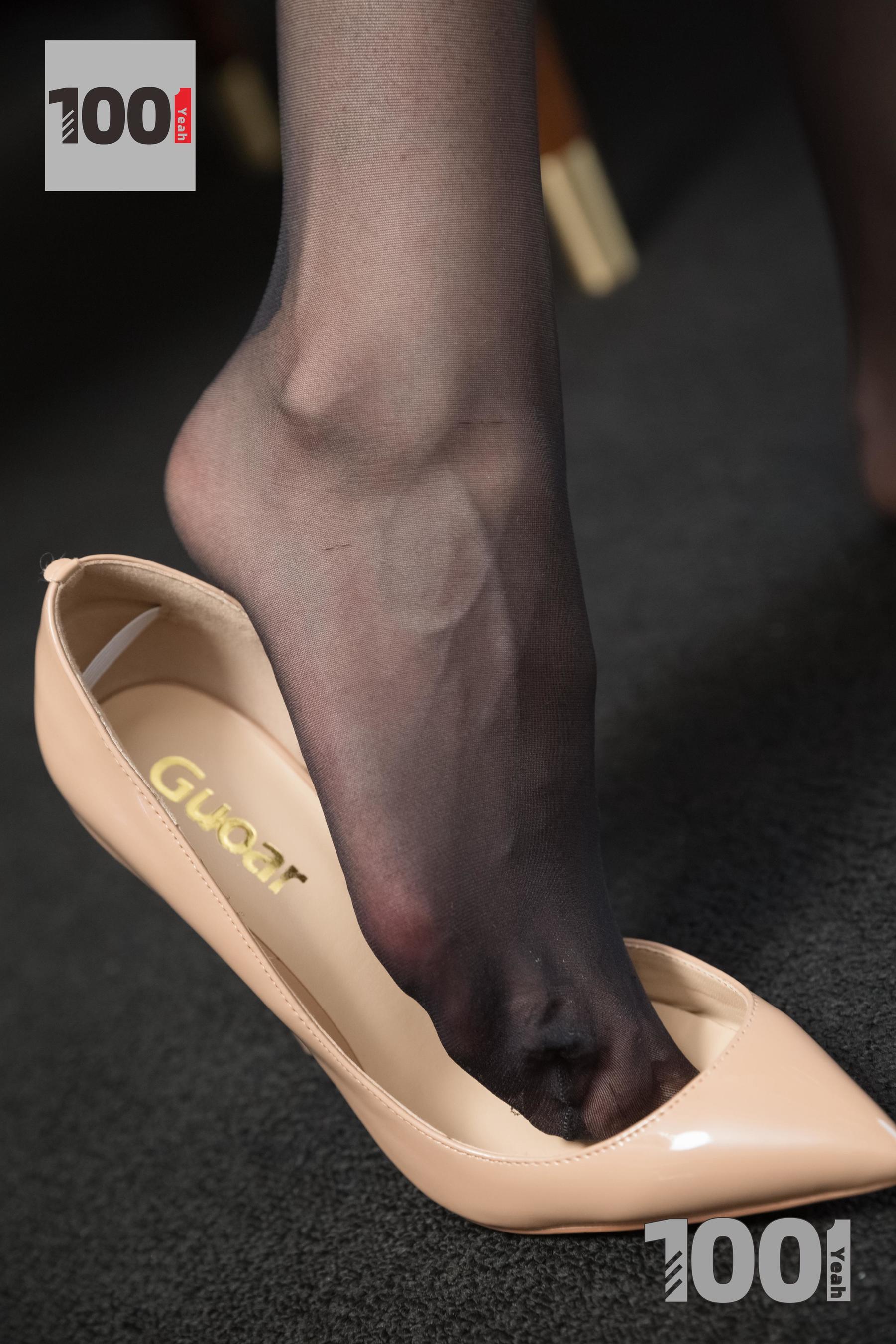 喵喵 《浓缩胶囊》[一千零一夜IESS] 丝袜美腿写真集