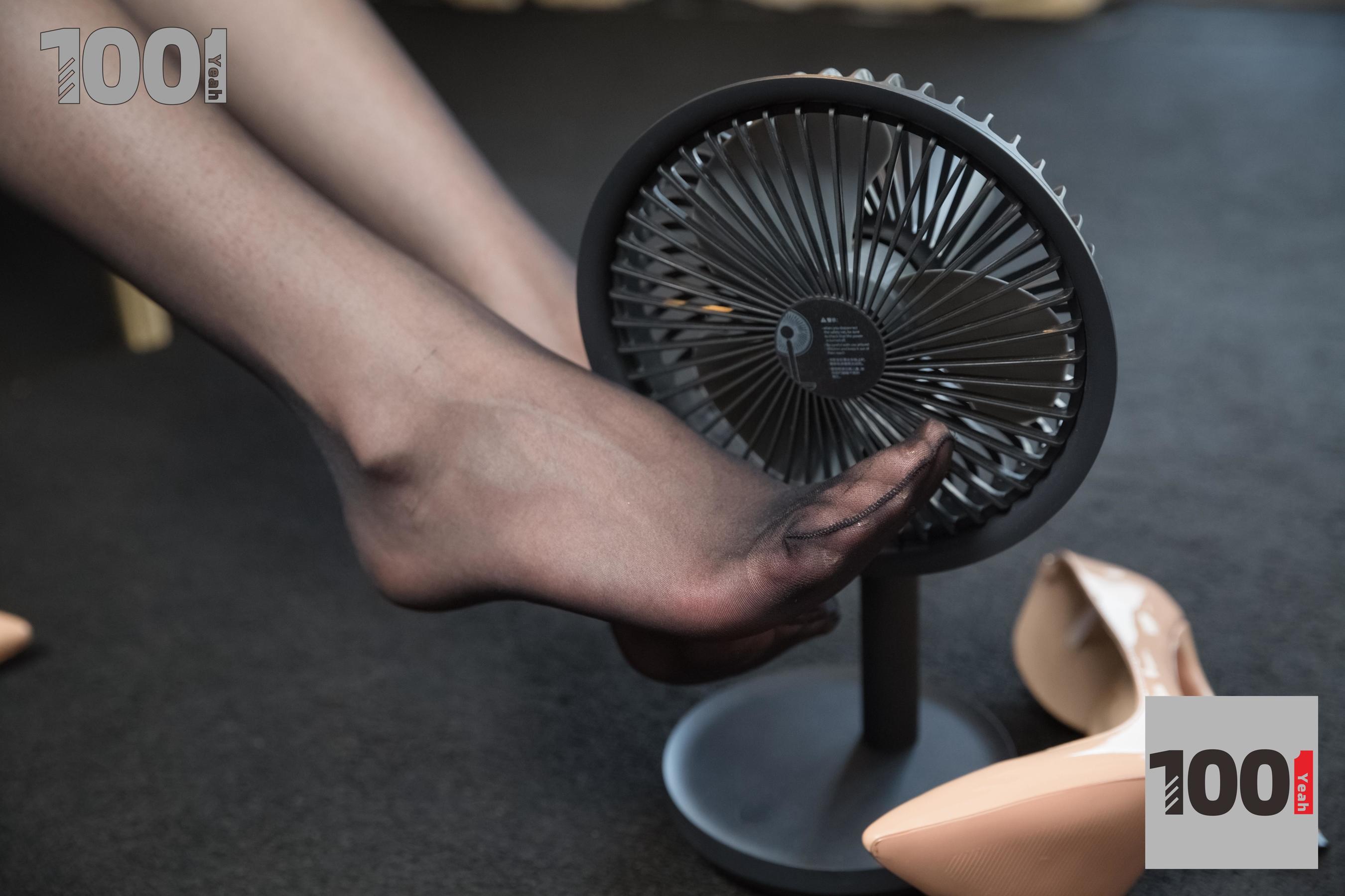 喵喵 《浓缩胶囊》[一千零一夜IESS] 丝袜美腿写真集