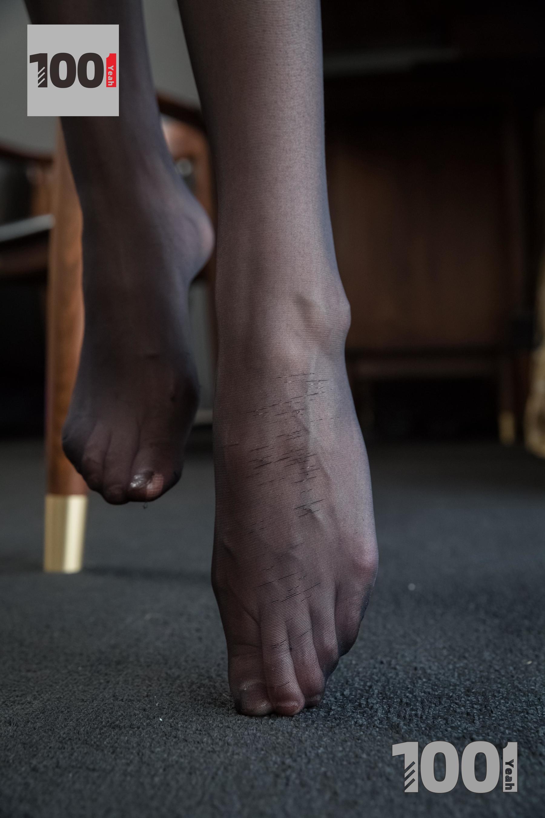 喵喵 《浓缩胶囊》[一千零一夜IESS] 丝袜美腿写真集