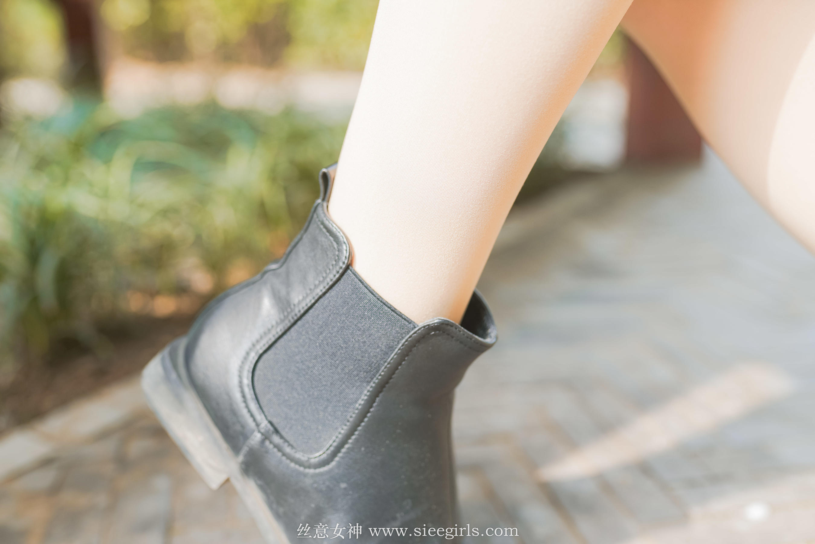 雪儿《秋风催红的枫叶》 [丝意SIEE] No.370 写真集