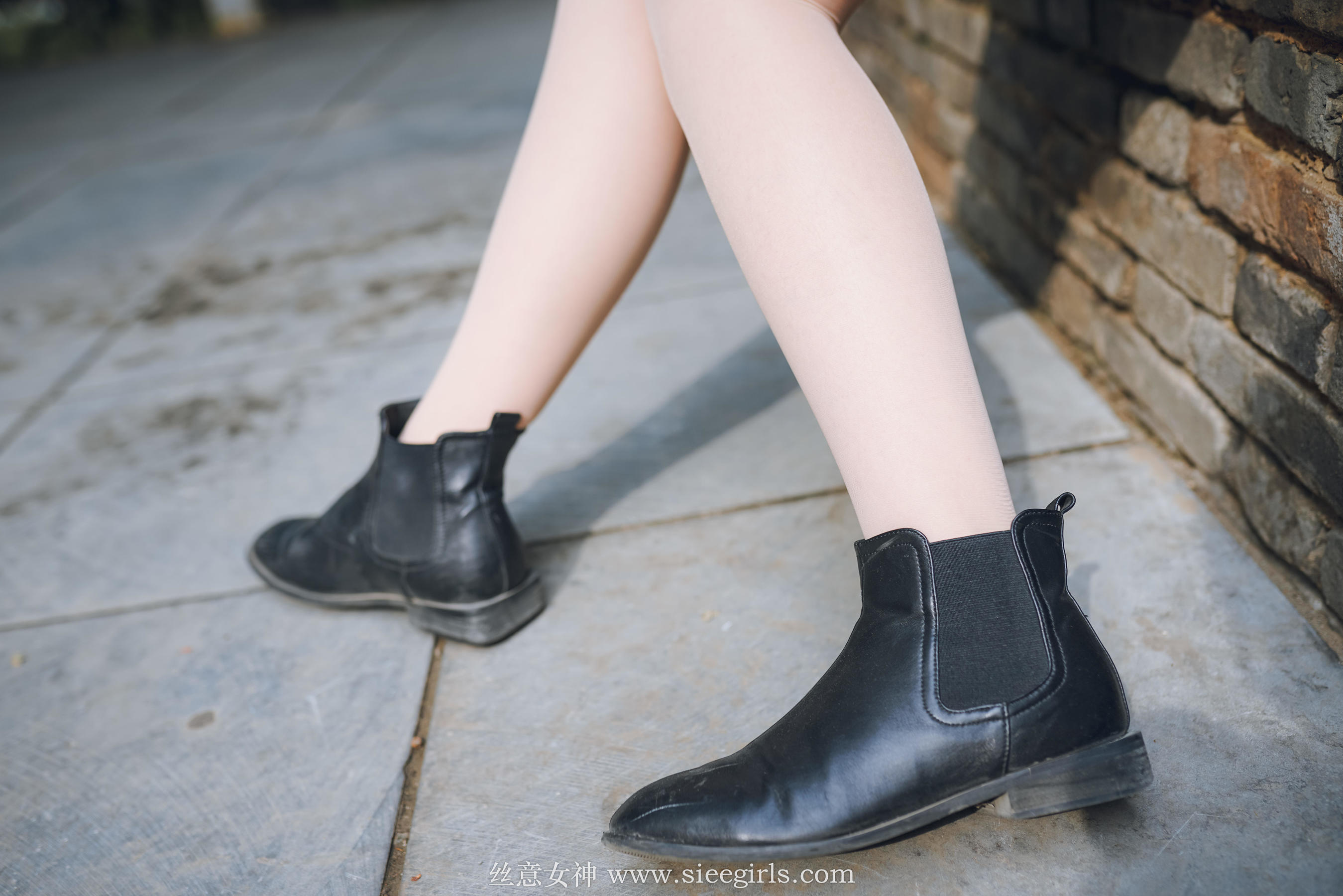 雪儿《落叶的情愫》 [丝意SIEE] No.375 写真集