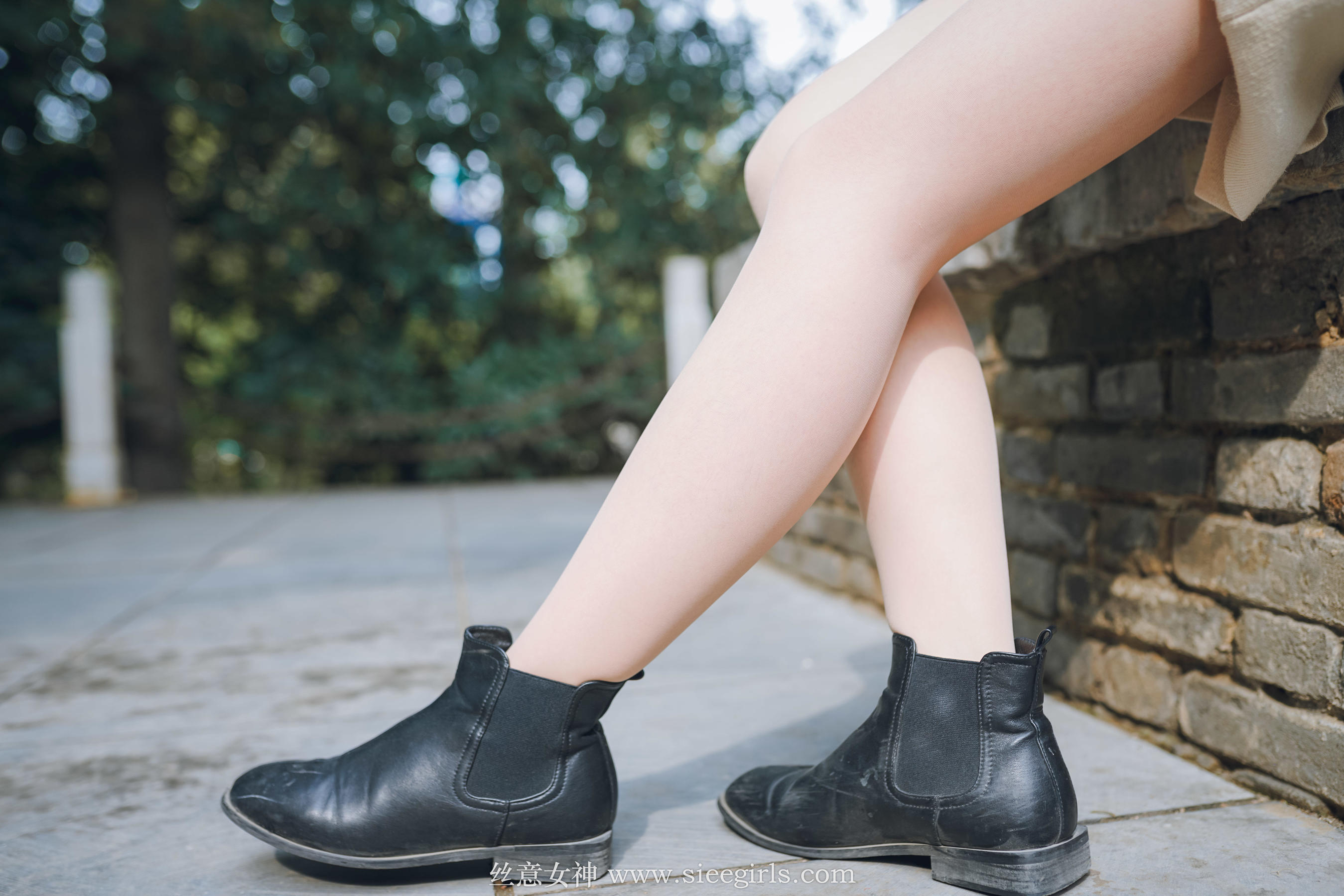 雪儿《落叶的情愫》 [丝意SIEE] No.375 写真集