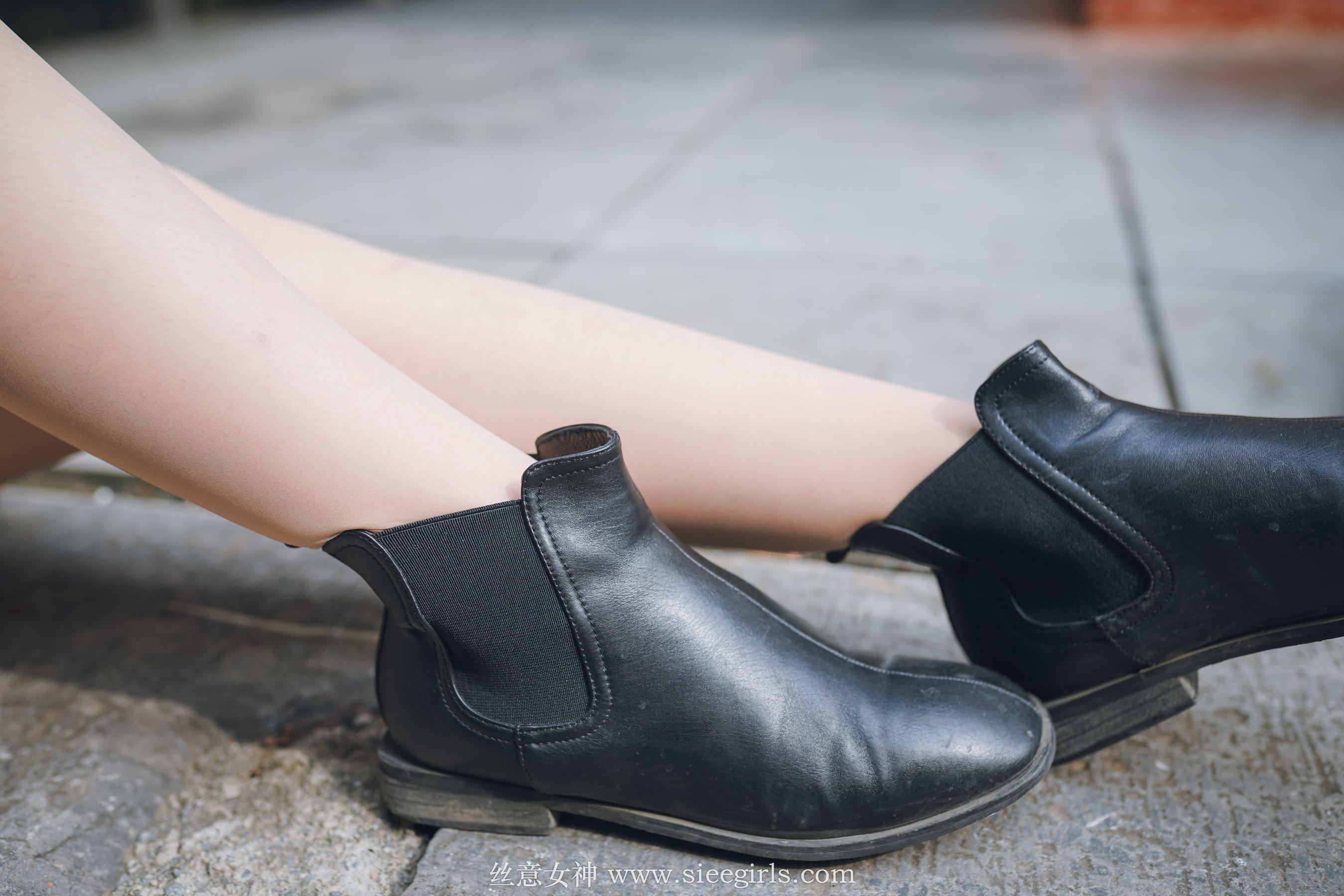 雪儿《落叶的情愫》 [丝意SIEE] No.375 写真集