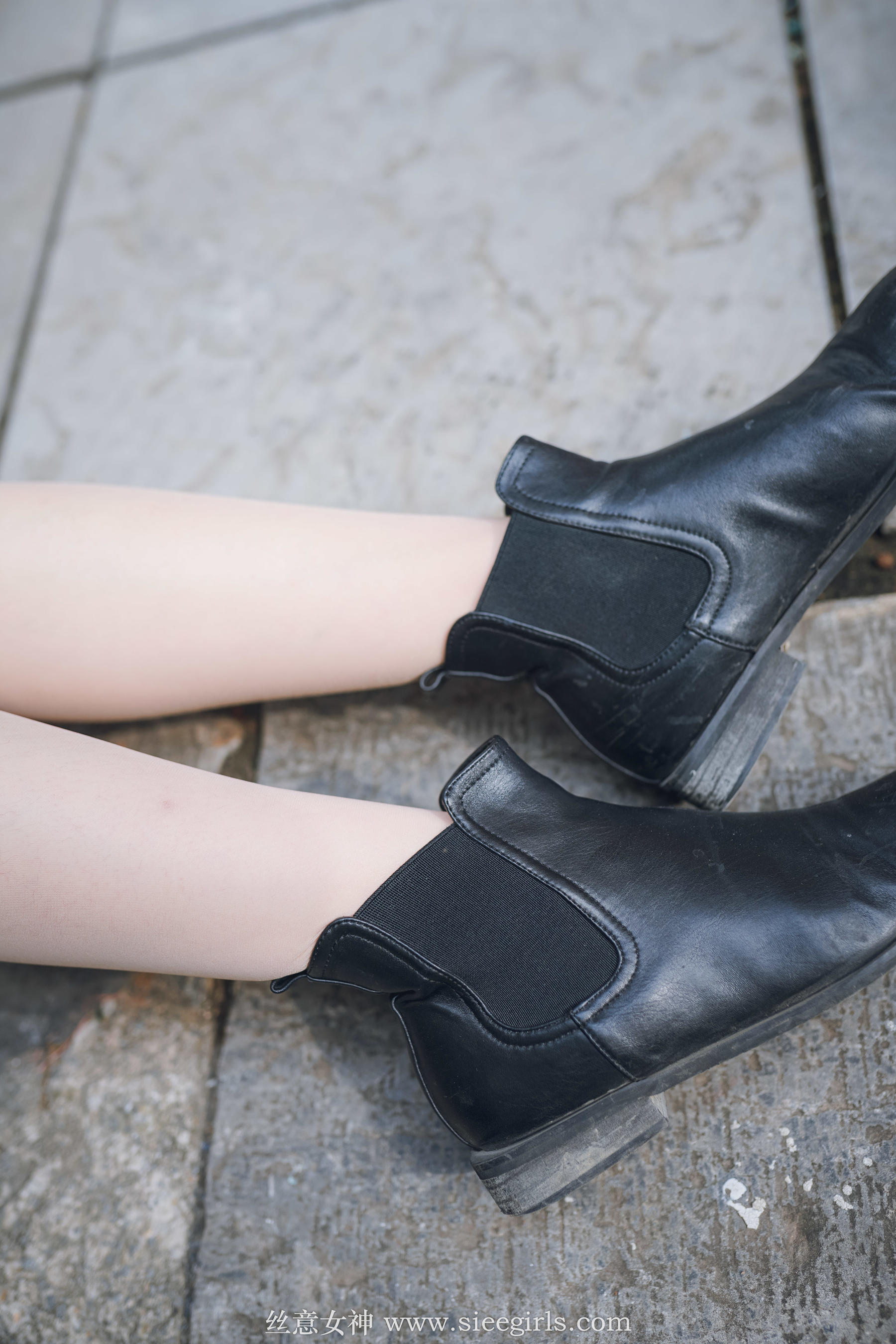 雪儿《落叶的情愫》 [丝意SIEE] No.375 写真集