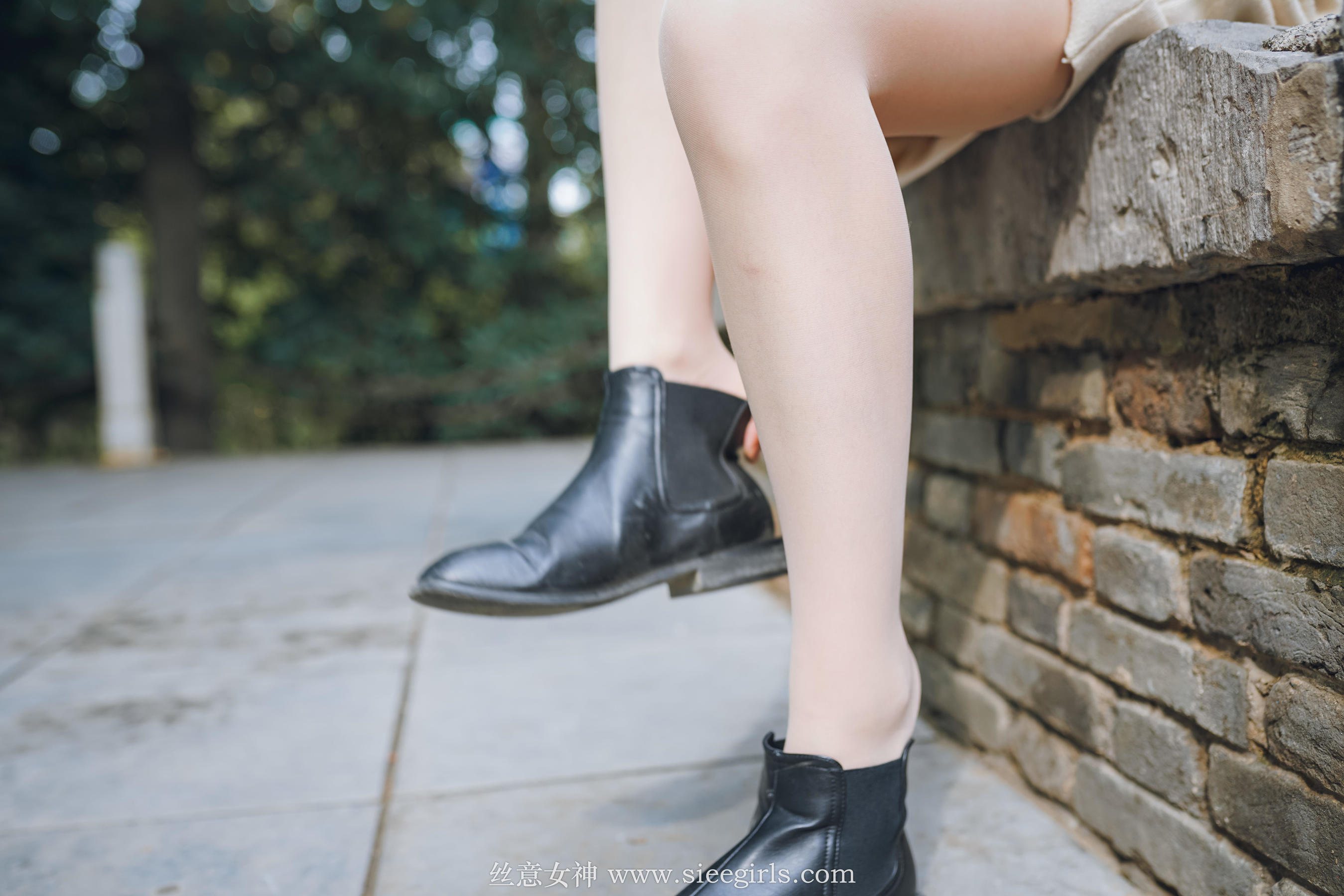 雪儿《落叶的情愫》 [丝意SIEE] No.375 写真集