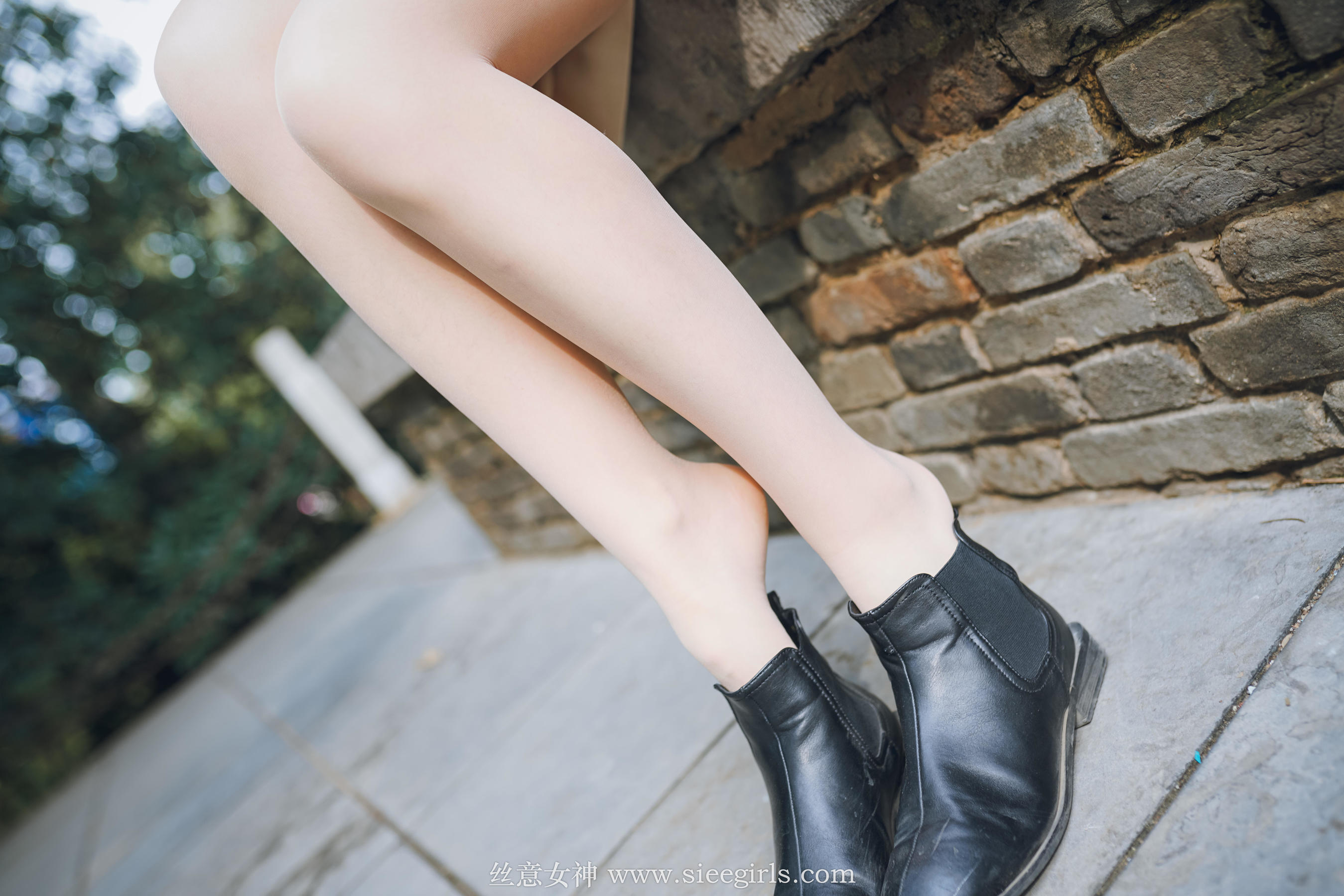 雪儿《落叶的情愫》 [丝意SIEE] No.375 写真集