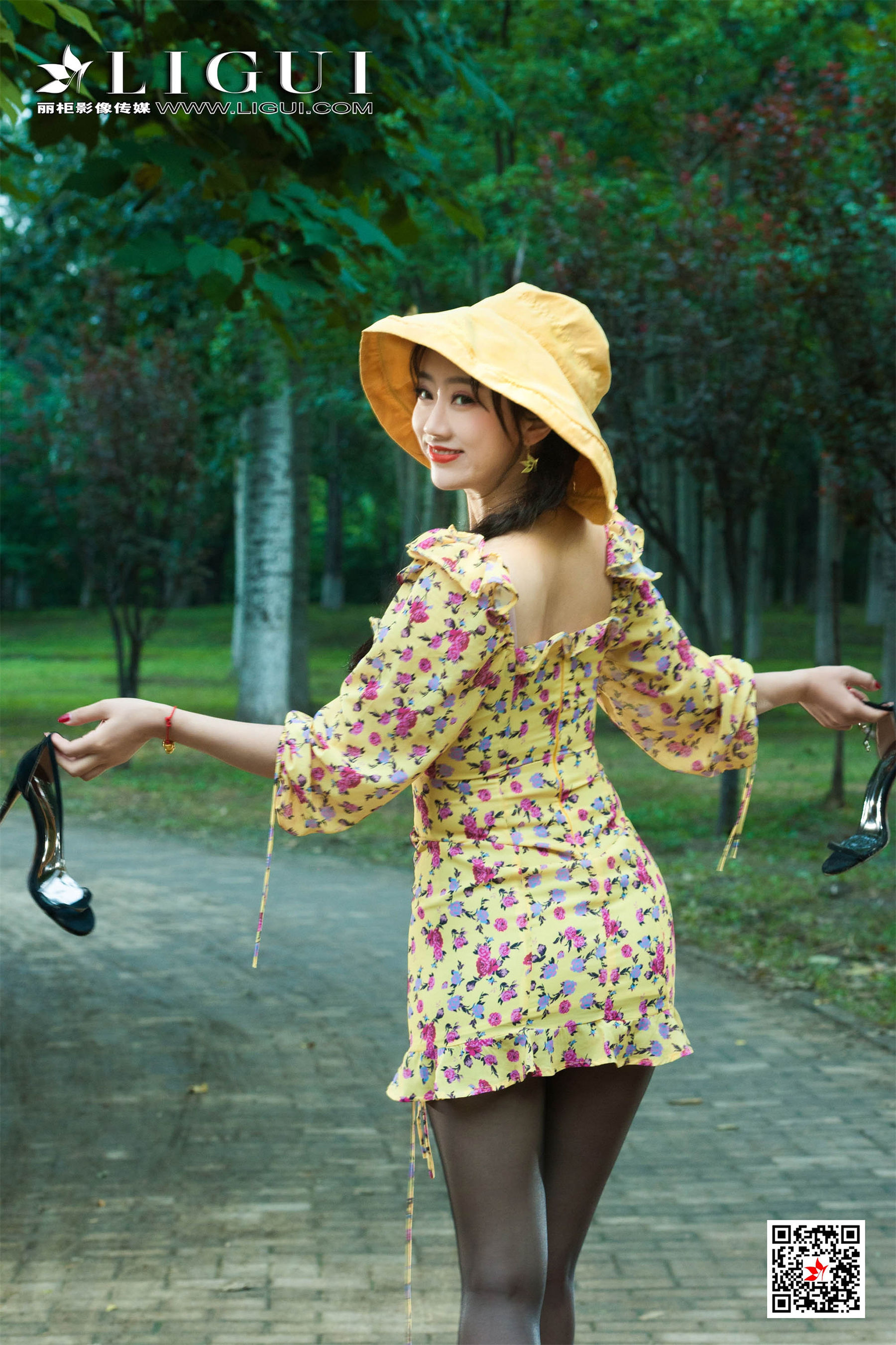 然然《极品森系黑丝草帽少女》 [丽柜Ligui] 写真集