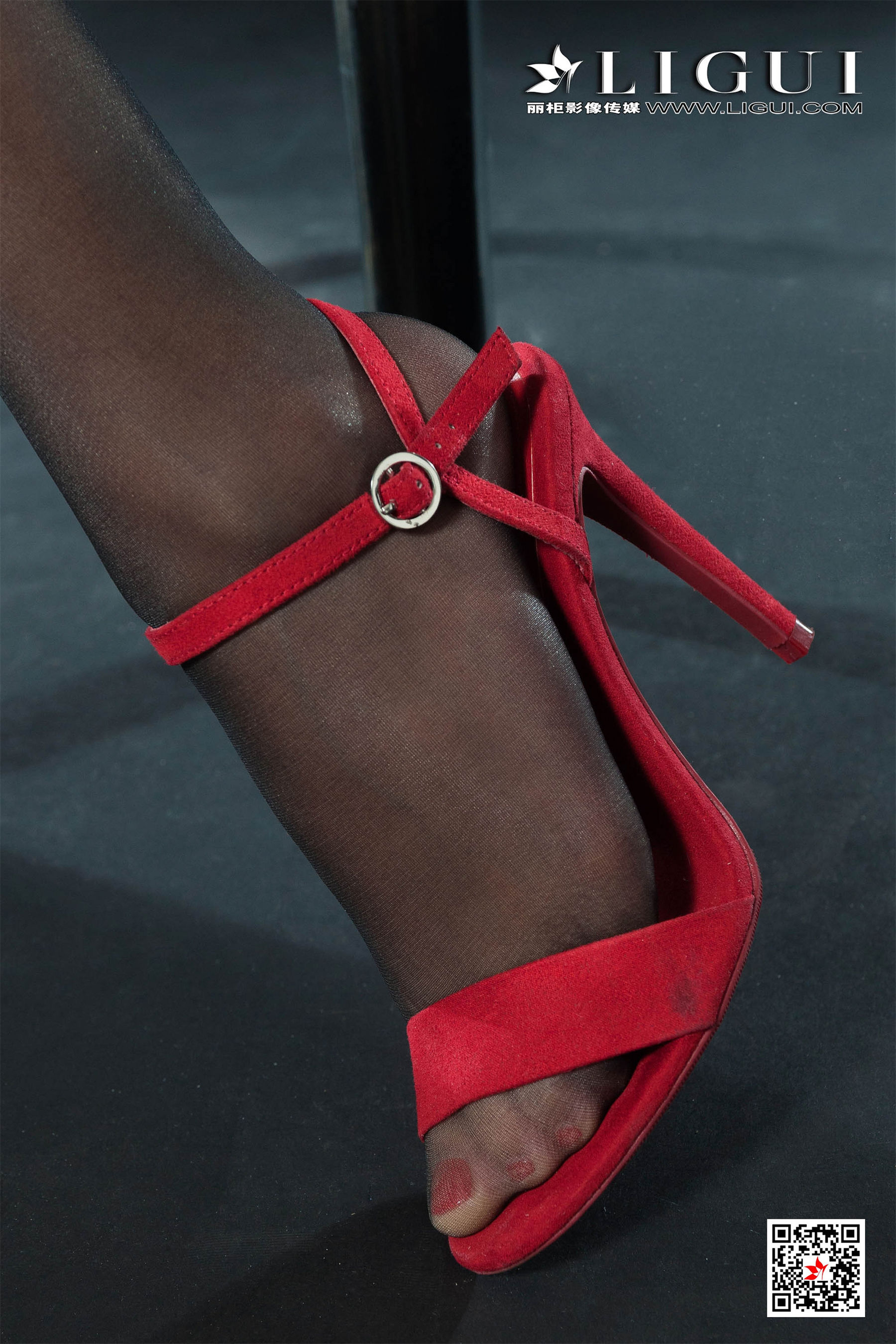 汐汐《黑丝镣铐兔女郎》 [丽柜Ligui] 写真集