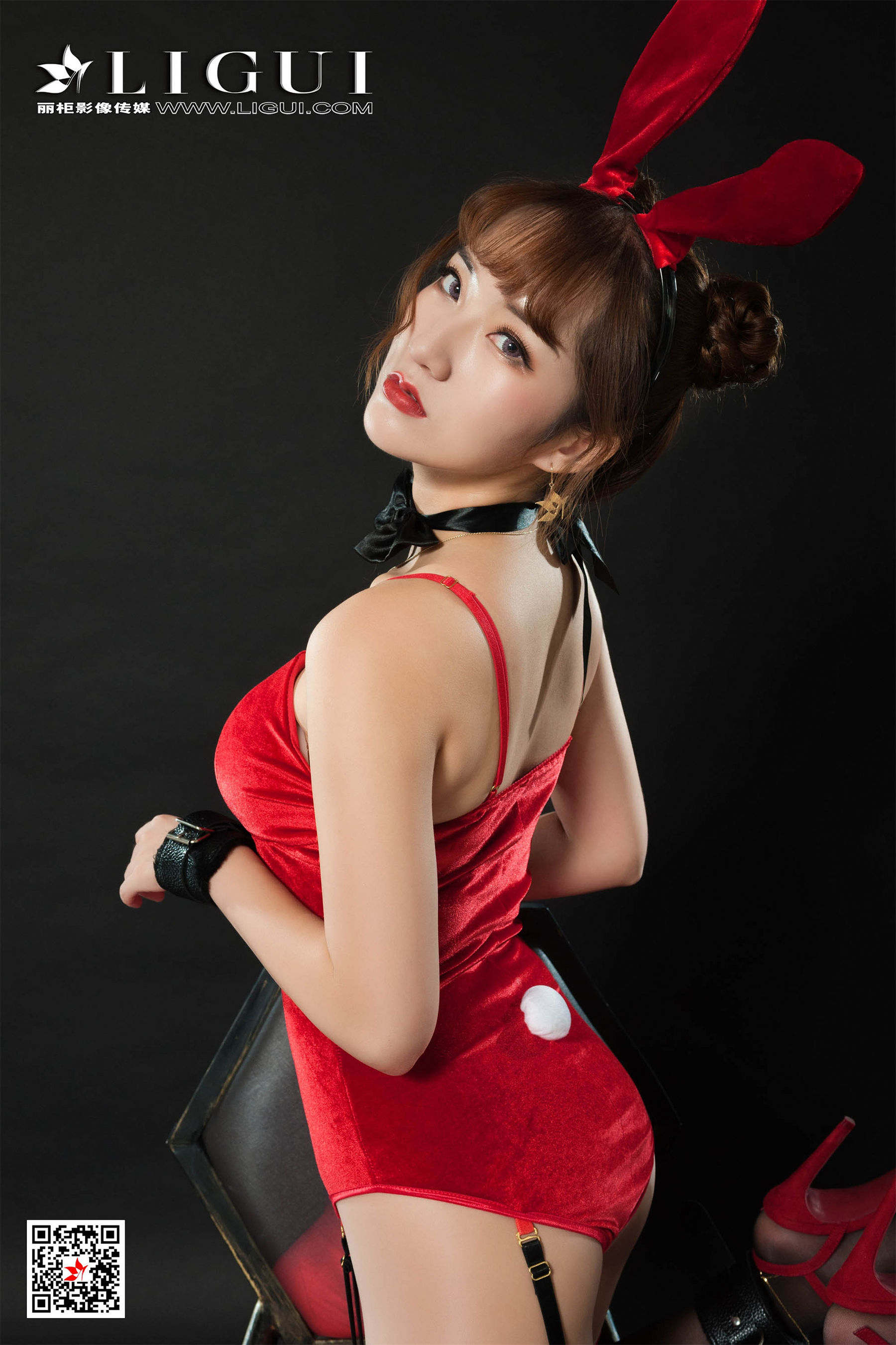 汐汐《黑丝镣铐兔女郎》 [丽柜Ligui] 写真集