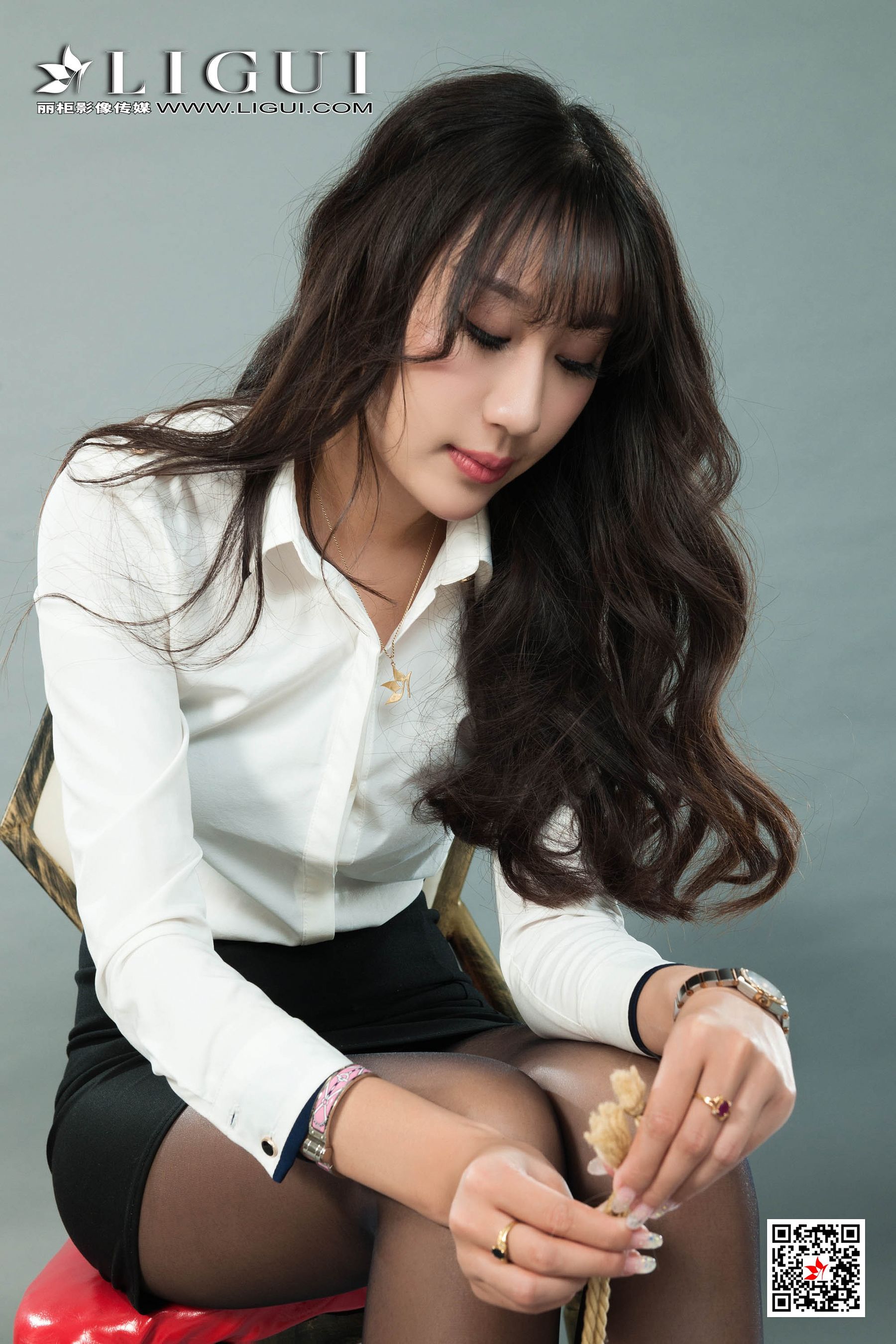 轩轩《黑丝OL捆绑绳艺》 [丽柜Ligui] 写真集