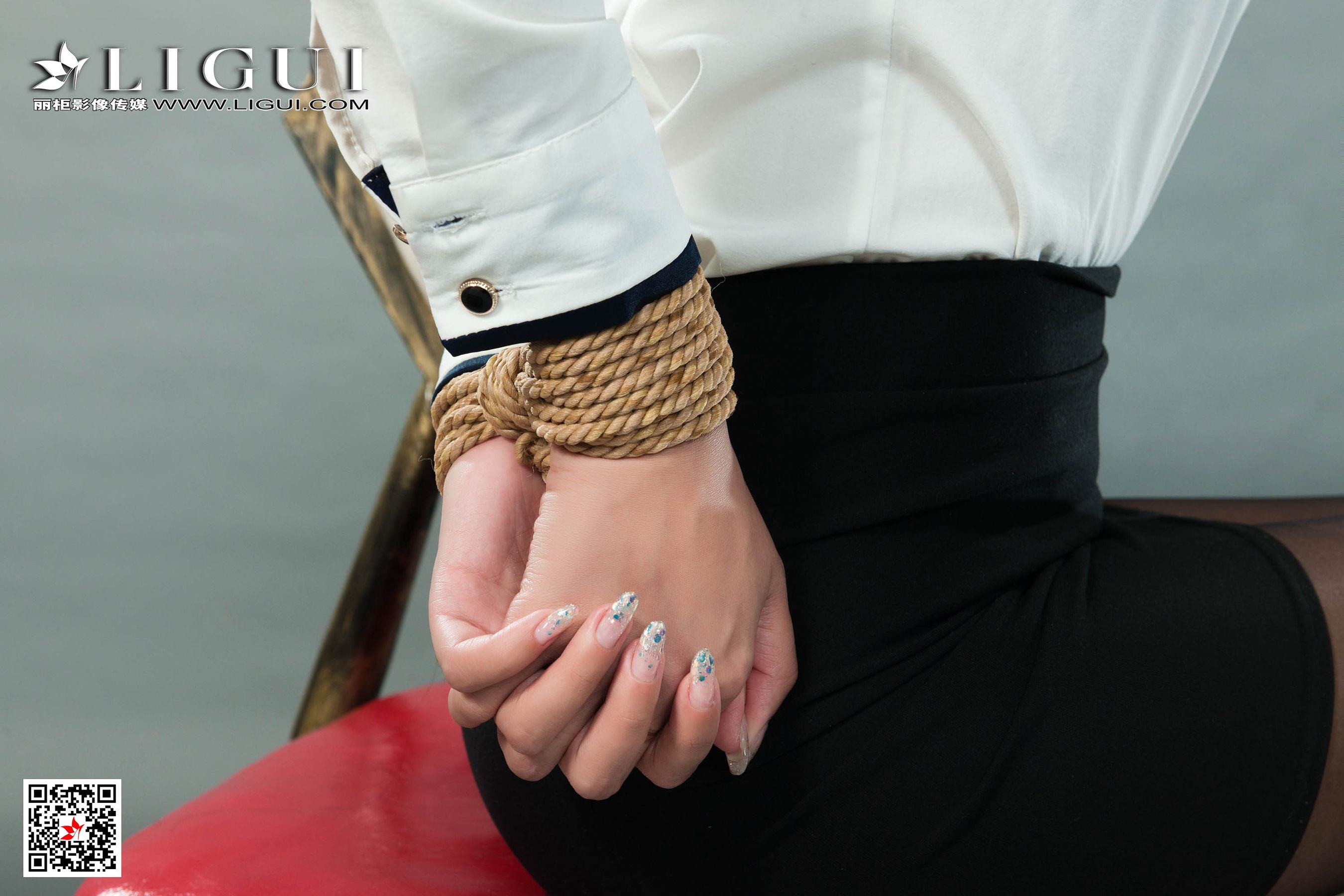 轩轩《黑丝OL捆绑绳艺》 [丽柜Ligui] 写真集
