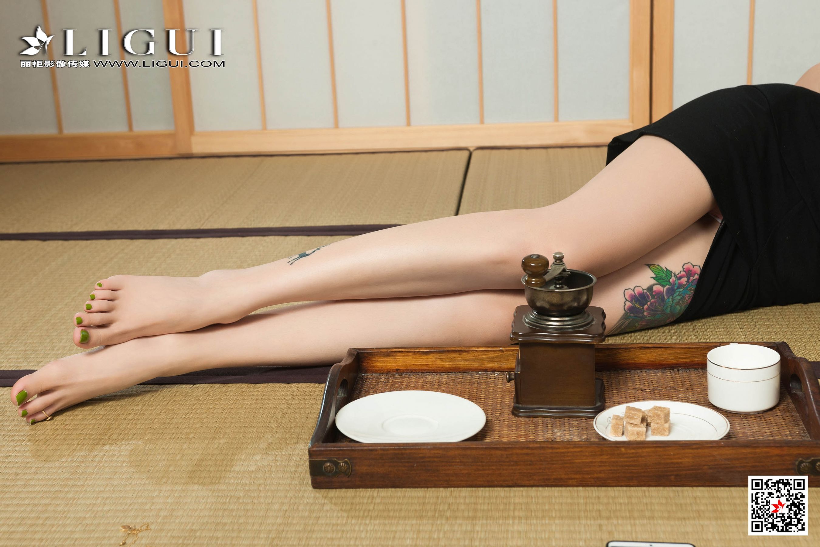 甜甜《肉丝袜美味咖啡》 [丽柜Ligui] 写真集