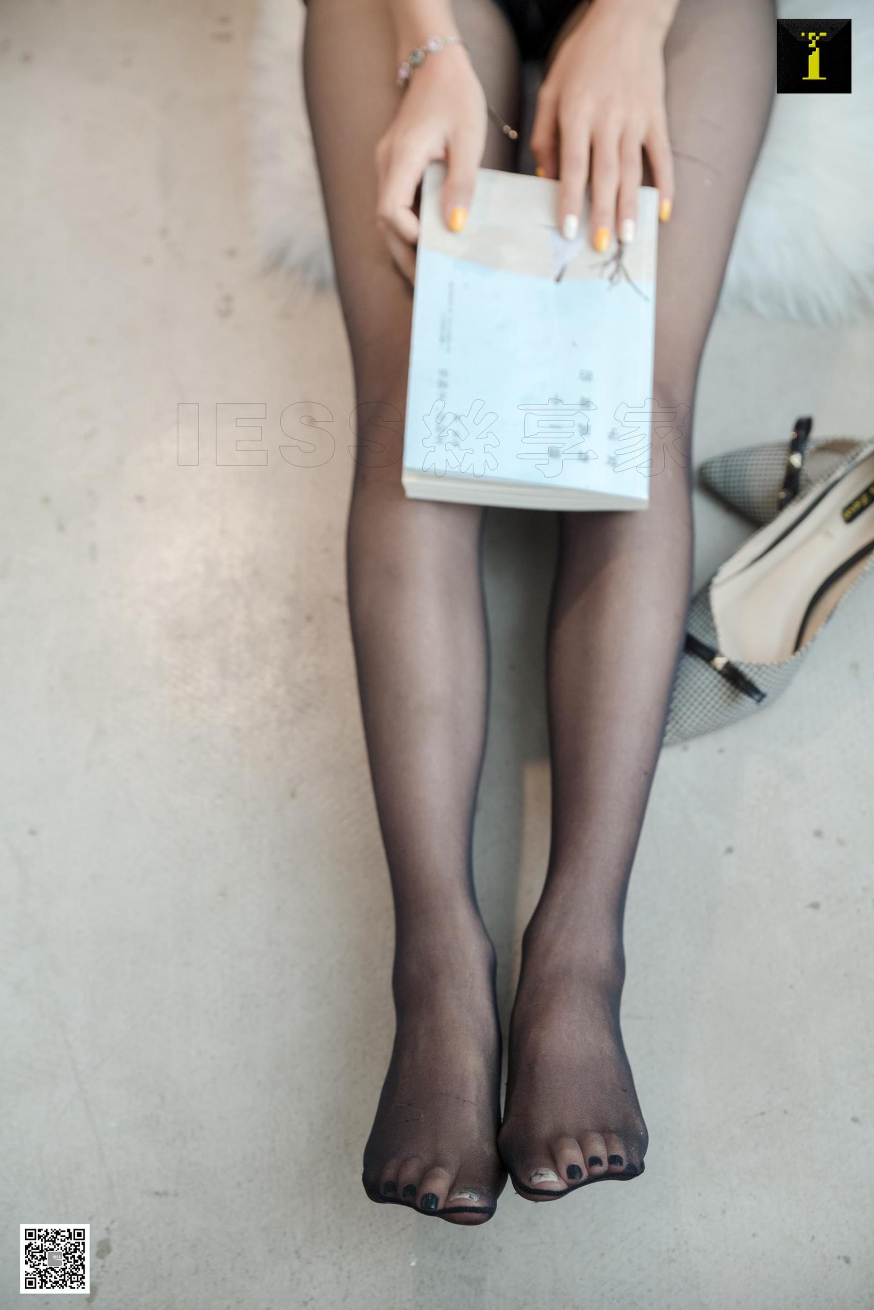 美子 《收拾袜子的美子》 [异思趣向IESS] 美腿丝足写真集