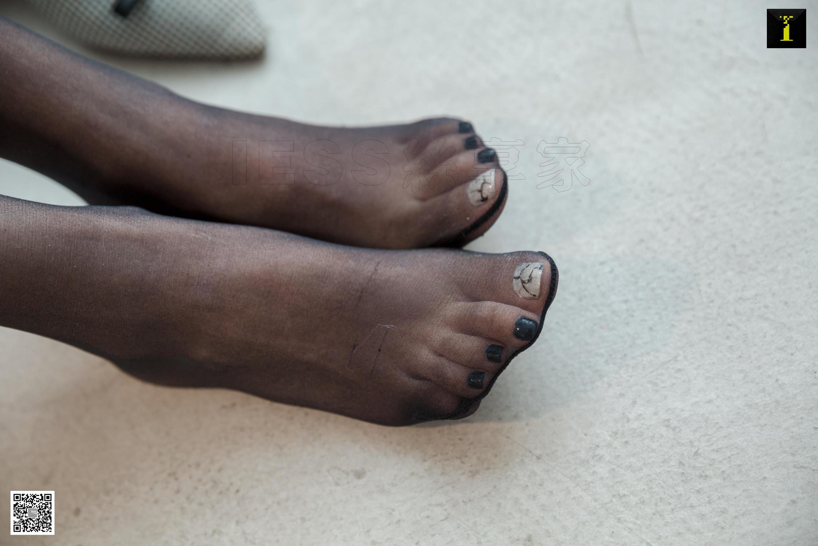 美子 《收拾袜子的美子》 [异思趣向IESS] 美腿丝足写真集