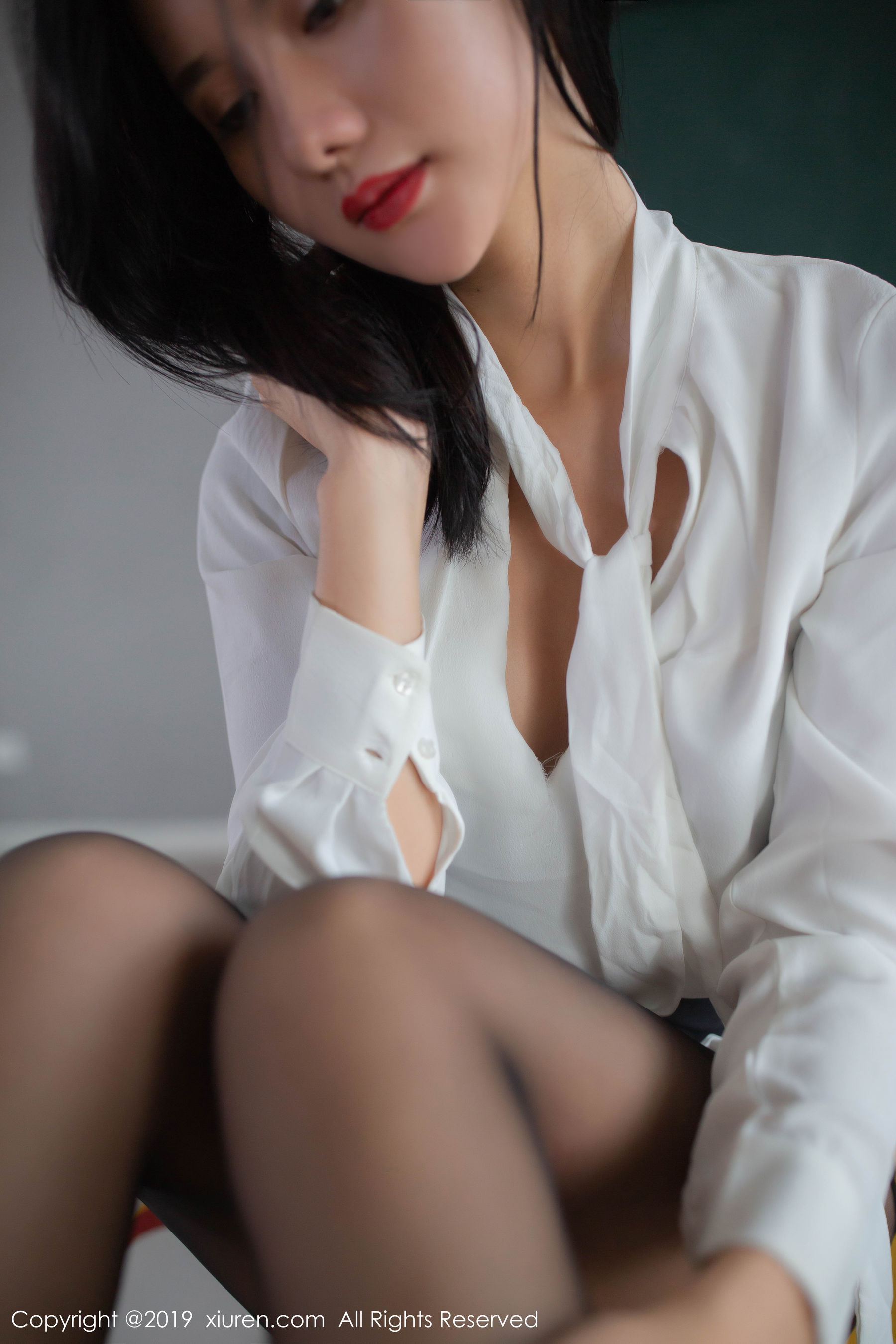 就是阿朱啊《教室真实上演教师诱惑》 [秀人XIUREN] No.1690 写真集